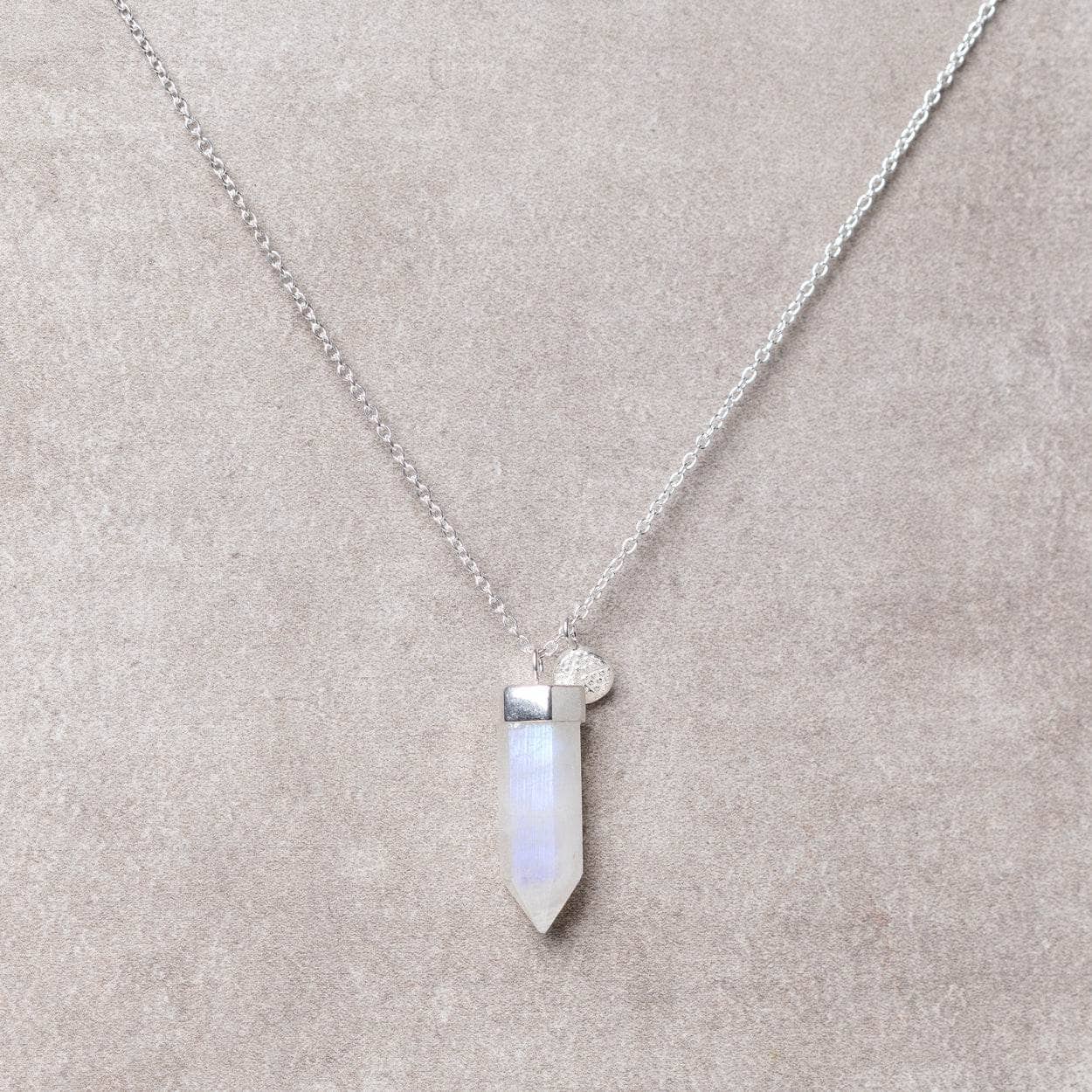 Rainbow Moonstone Crystal Point Necklace、mySite、hinf8tx79