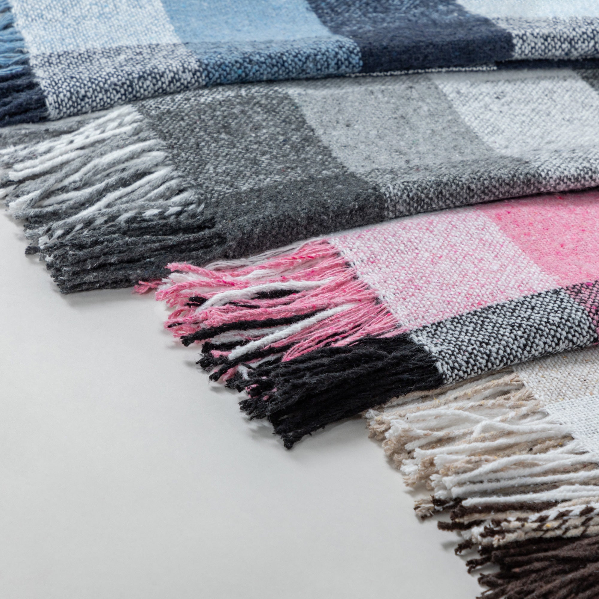 Ukrainian Wool-Blend Fringed Throw Blanket、mySite、camillekostekn