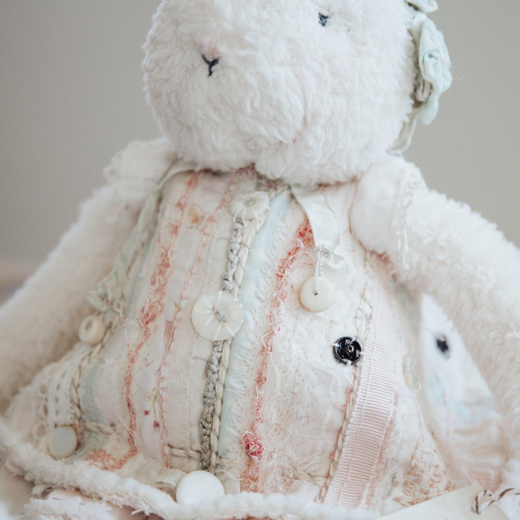 RETIRED - Hutch Studio - Hand Crafted Peachy Jean、mySite、g9winljtr