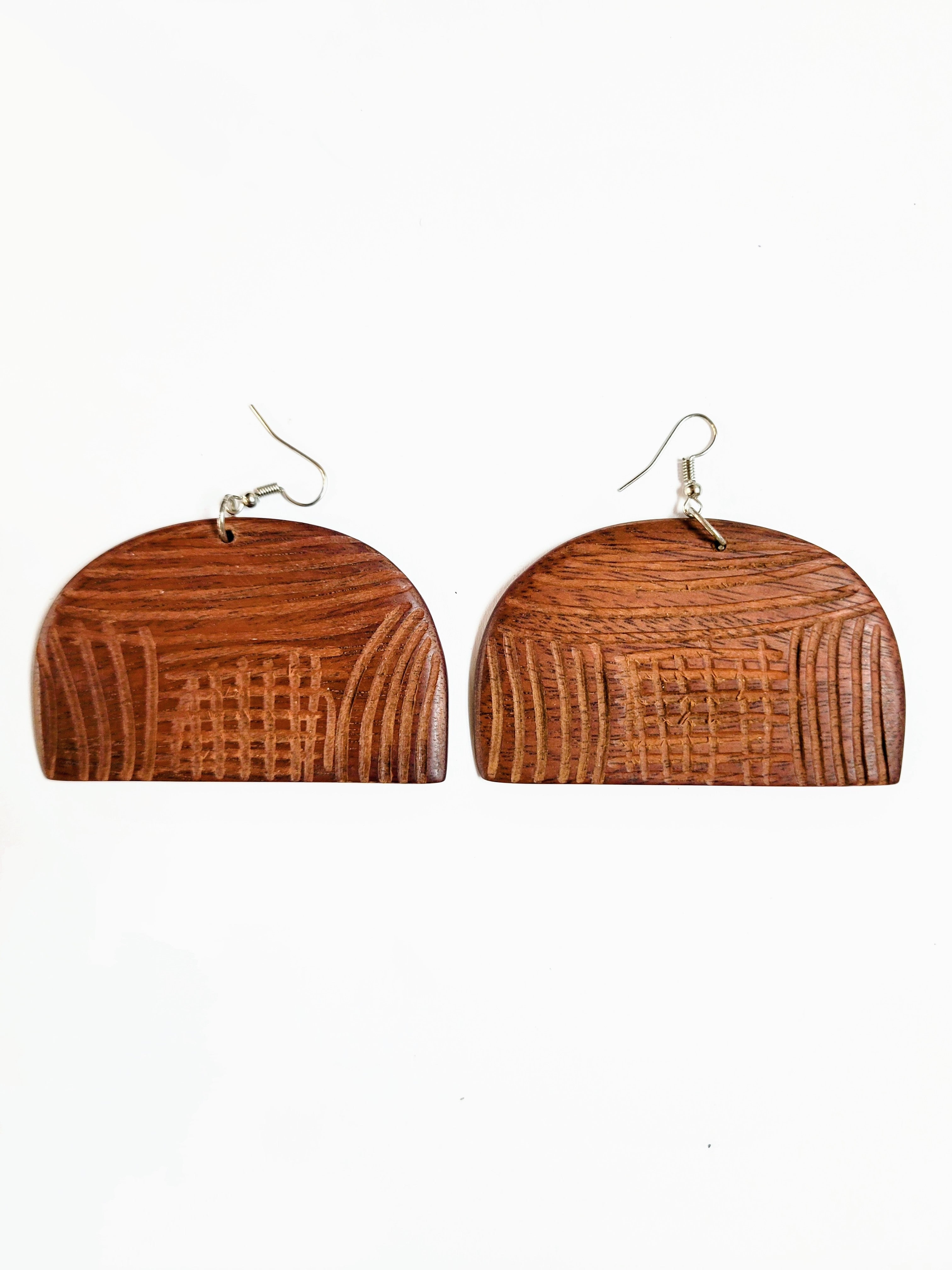 Thema crafted pair of handmade African Wooden Earrings-DPJGHE34、mySite、solidvoid