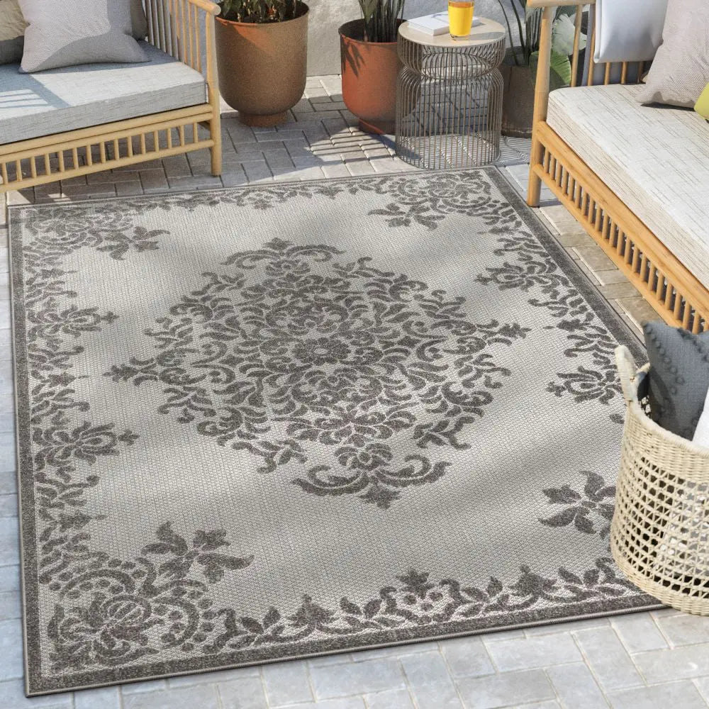 Arid Modern Medallion Persian Indoor/Outdoor Grey High-Low Rug、mySite、gigharbornorthrealestate