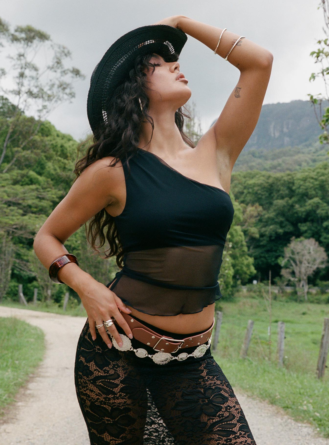 Gilda Asymmetric Top Black、mySite、solidvoid