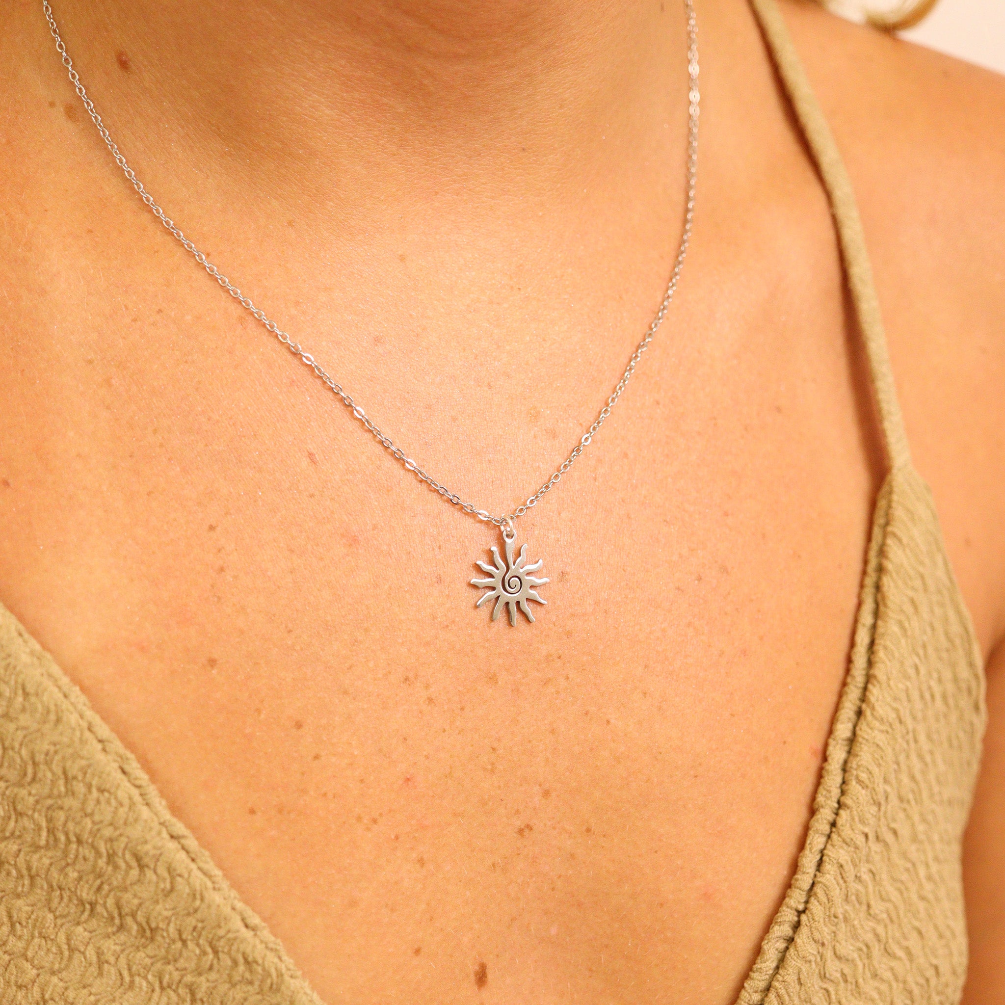 18K Gold PVD Stainless Steel Spiral Sun Charm / PDL0089、mySite、dreamappss