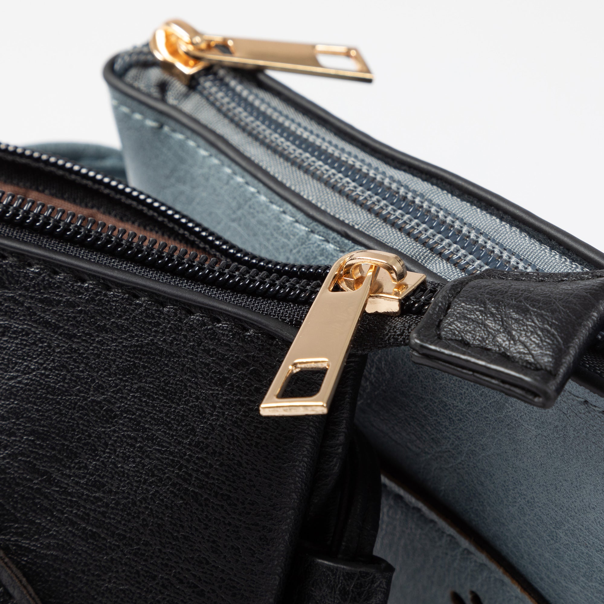 Cut Out Paws Crossbody Purse、mySite、camillekostekn