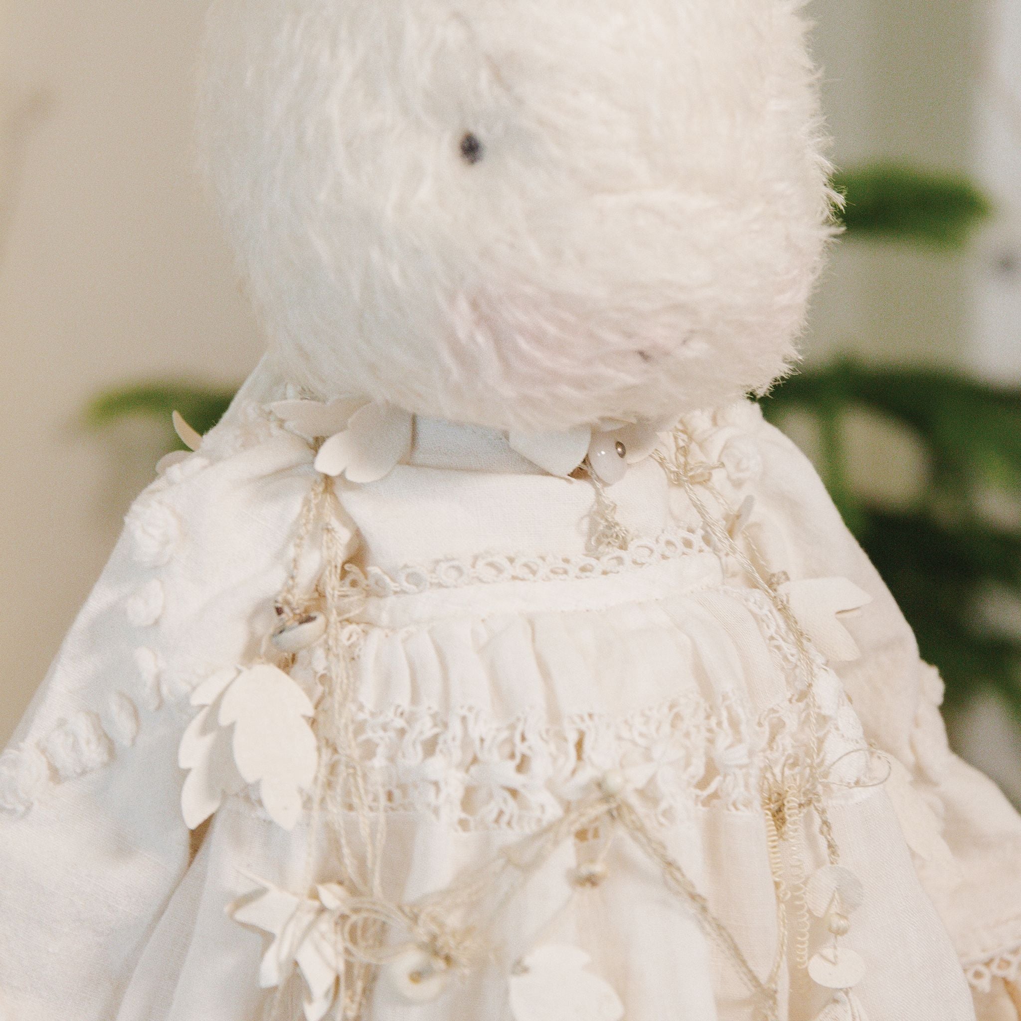 RETIRED - Hutch Studio - Fancy Fanciful - Hand-Crafted Cream Mohair Bunny、mySite、g9winljtr