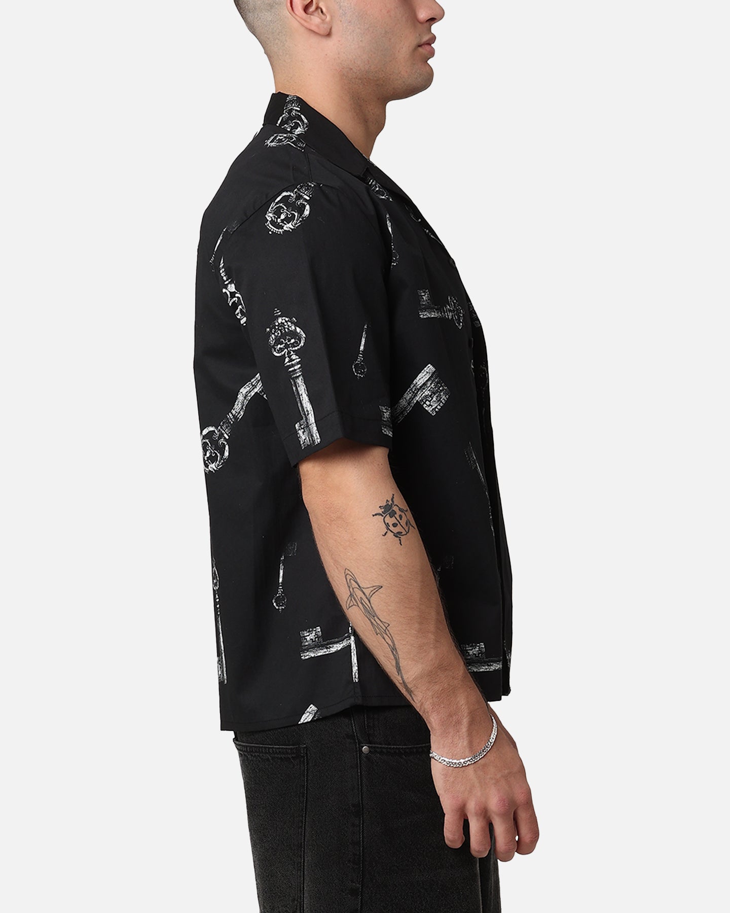 {product_title} - {shop_name}