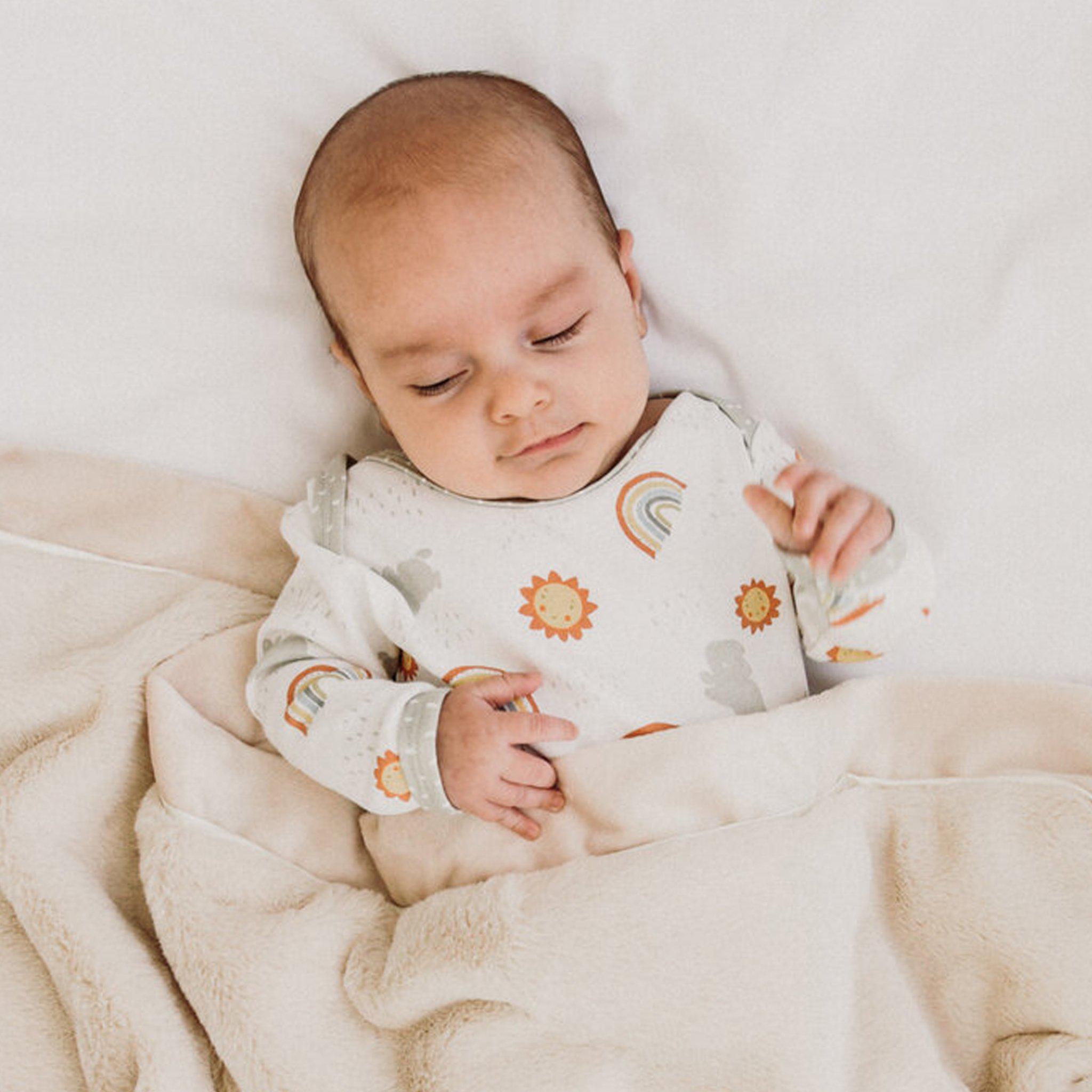 RETIRED - Newborn Little Sunshine Knotty Gown and Hat Set、mySite、g9winljtr