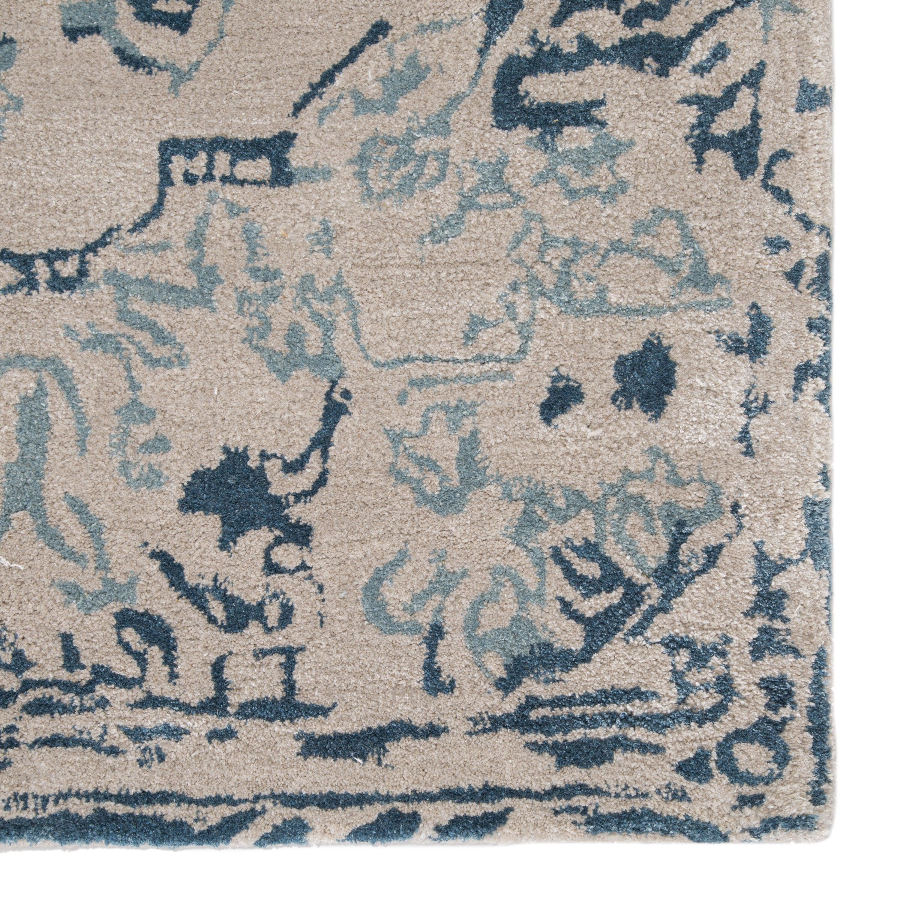 Sasha Handmade Medallion Beige Dark Blue Area Rug、mySite、gigharbornorthrealestate