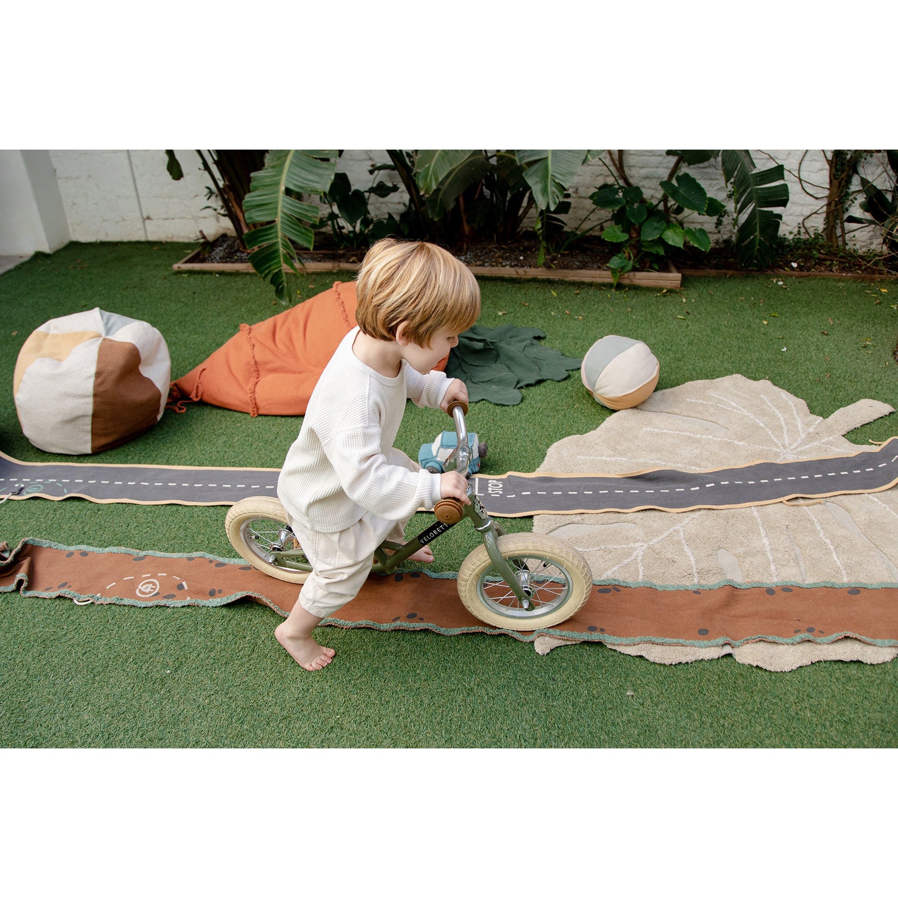 Eco-City Ball Pouf、mySite、gigharbornorthrealestate