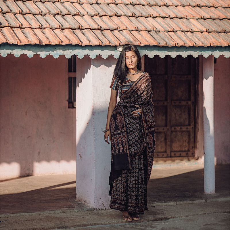 Handblocked Mul Cotton Ajrakh Printed Saree | Black、mySite、camillekostekn