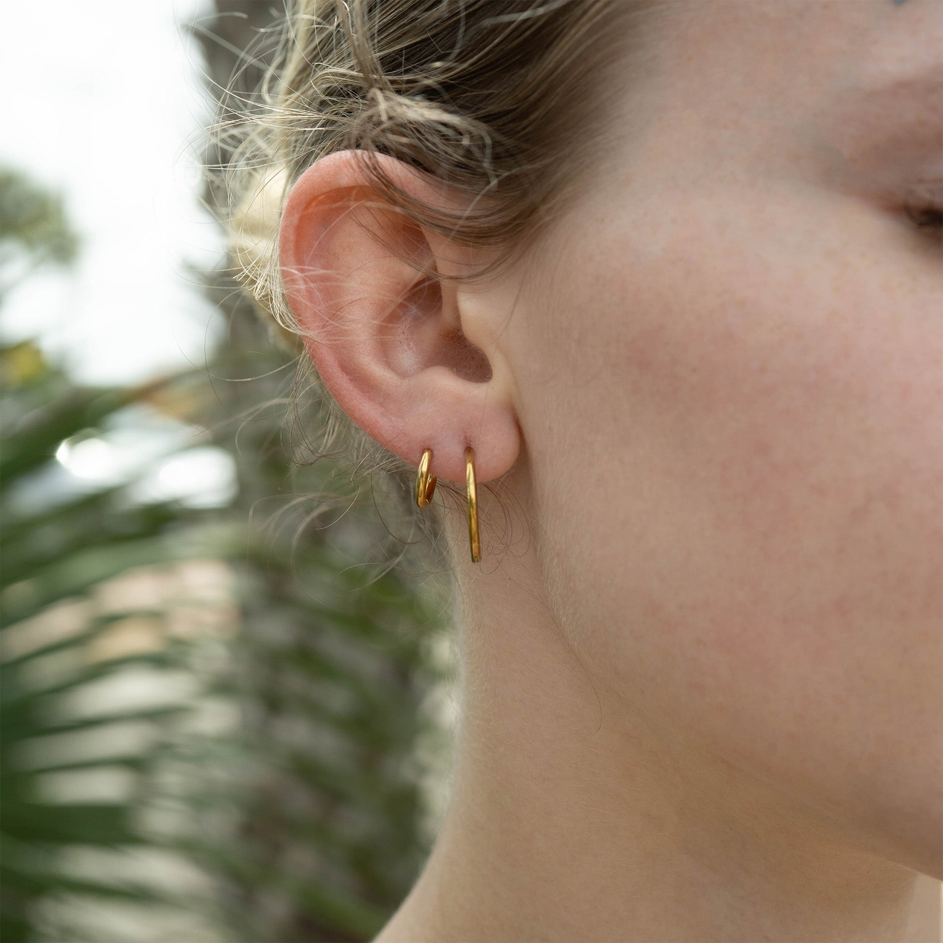 18K Gold PVD Stainless Steel Classic Hoop Huggie Earrings / ERJ0021、mySite、dreamappss