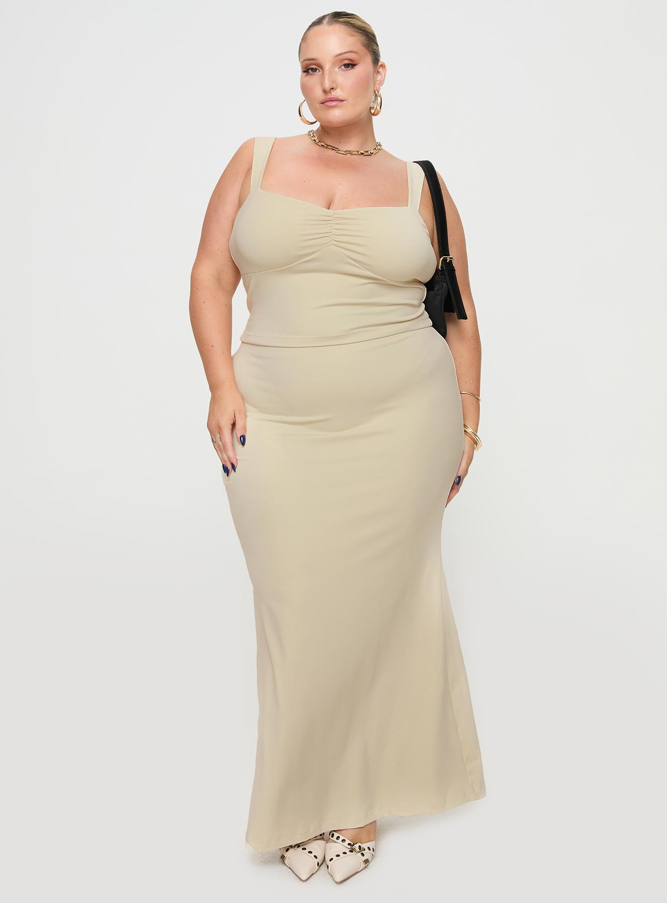 Rosalynda Set Ecru Curve、mySite、solidvoid