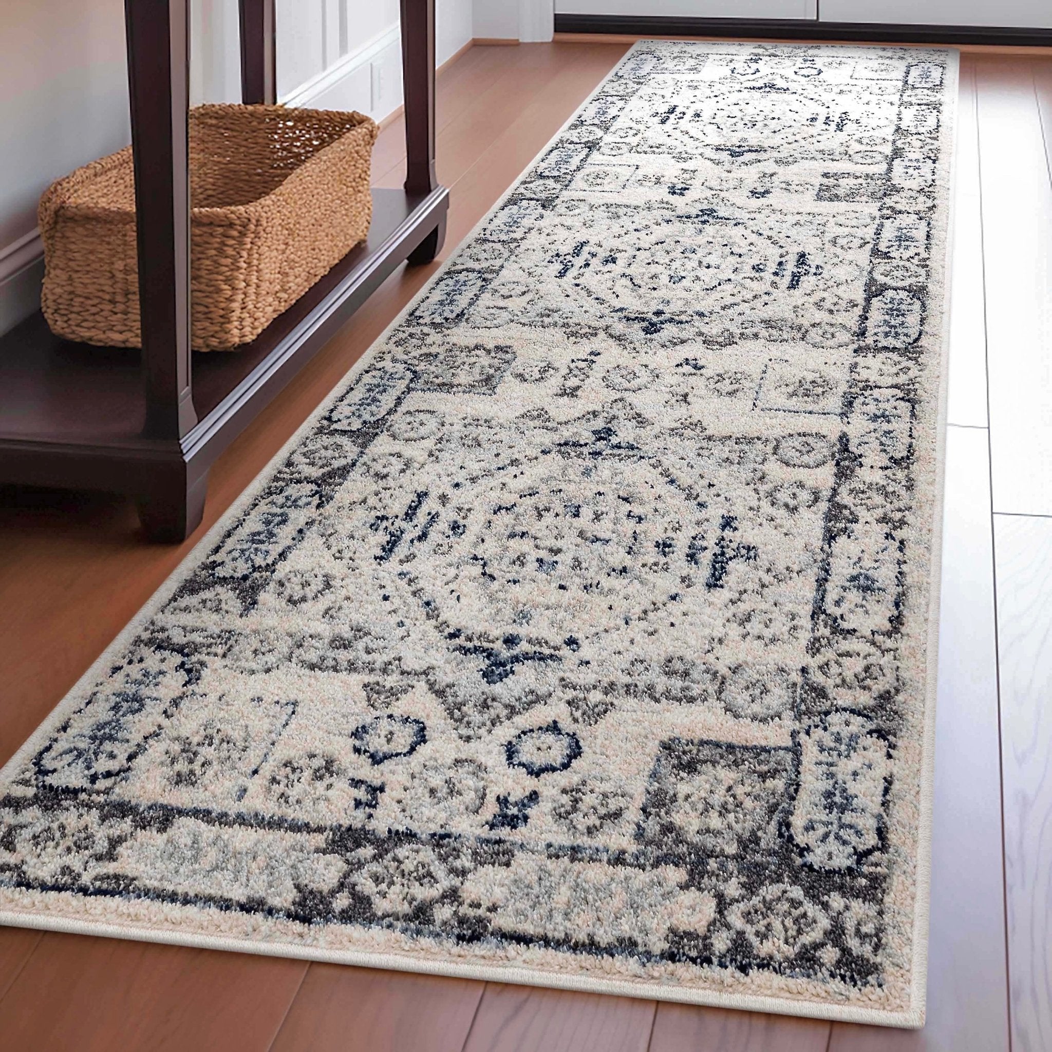Leon Medallion Ivory Blue Beige Rug For Living Room, Bedroom, and Dining Room、mySite、gigharbornorthrealestate