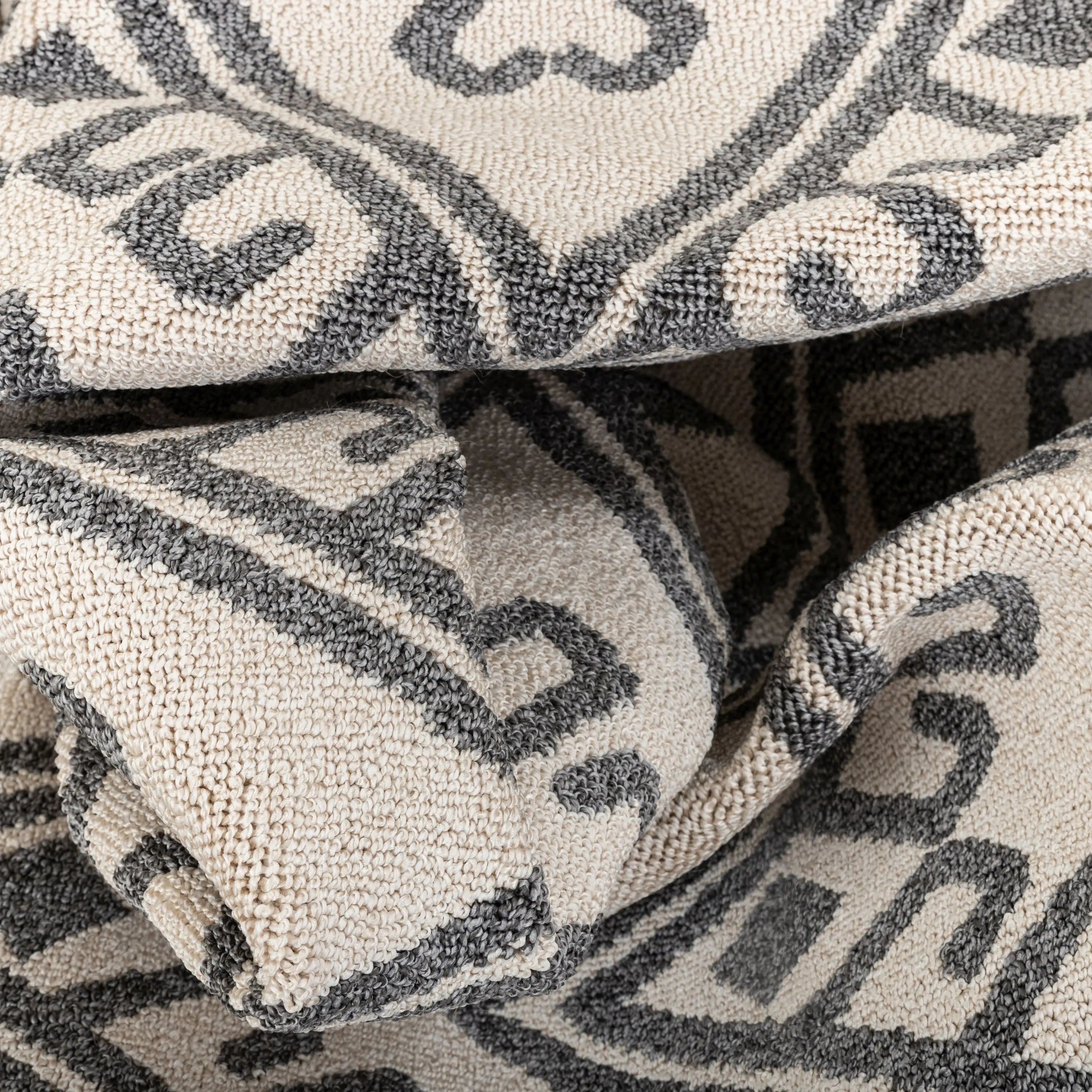 Tico Geometric Tribal Beige 5'3 x 7'3 Kilim-Style Rug、mySite、gigharbornorthrealestate