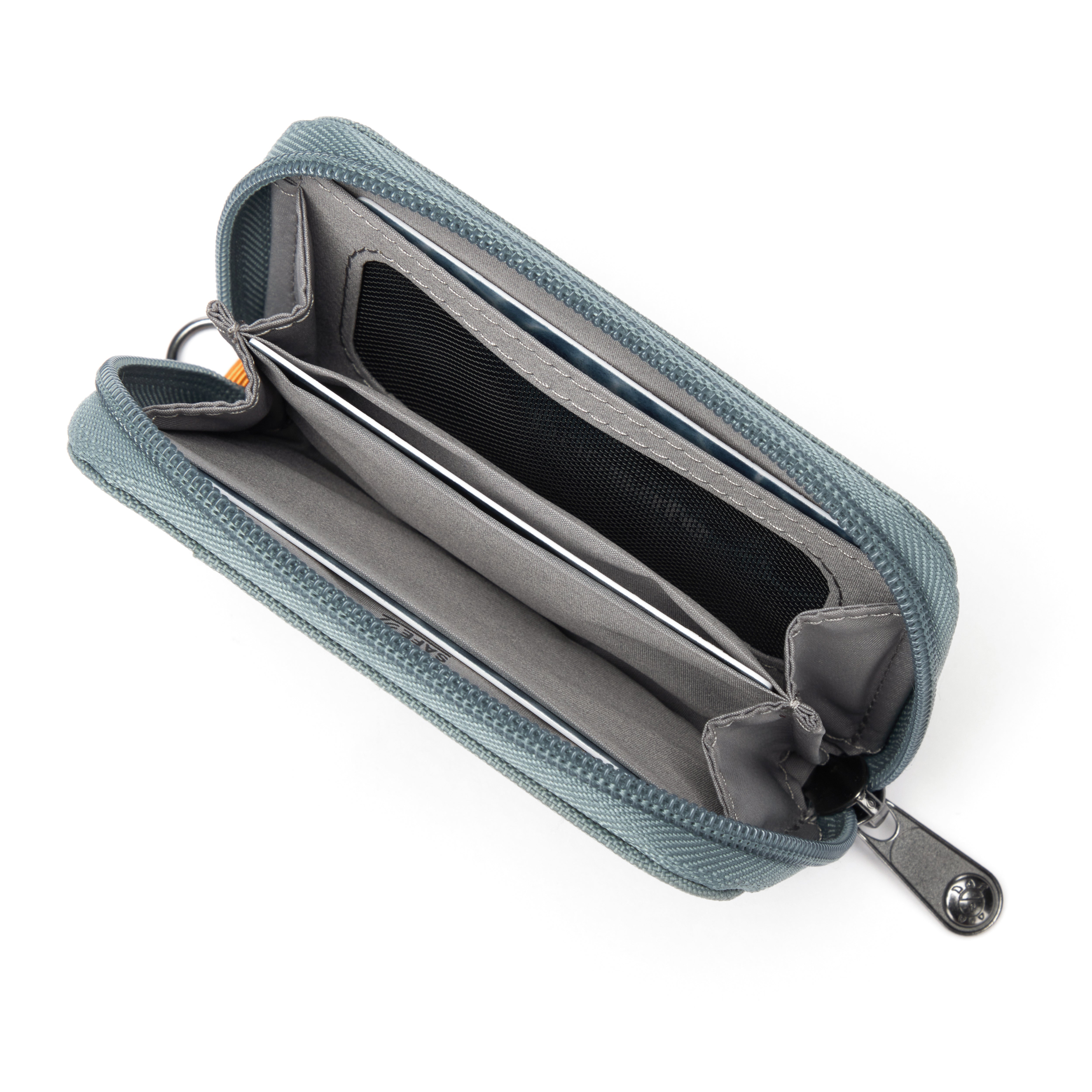 Pacsafe® RFIDsafe™ RFID blocking card wallet、mySite、garagedoors4me