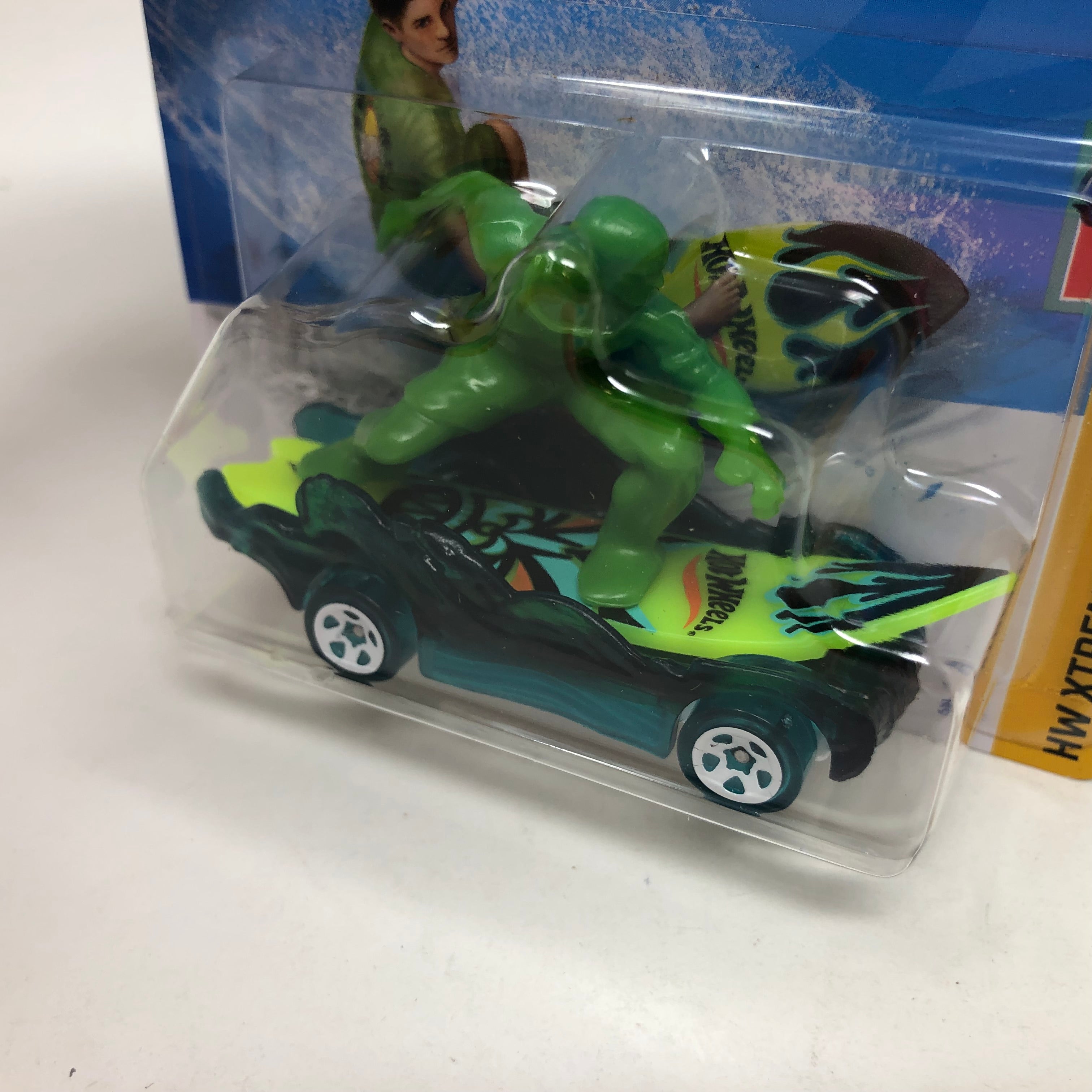 Surf's Up #17 * Green * 2024 Hot Wheels Basic Short Card Case A、mySite、hgirdovlk