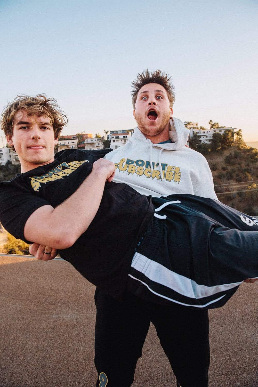 {product_title} - {shop_name}