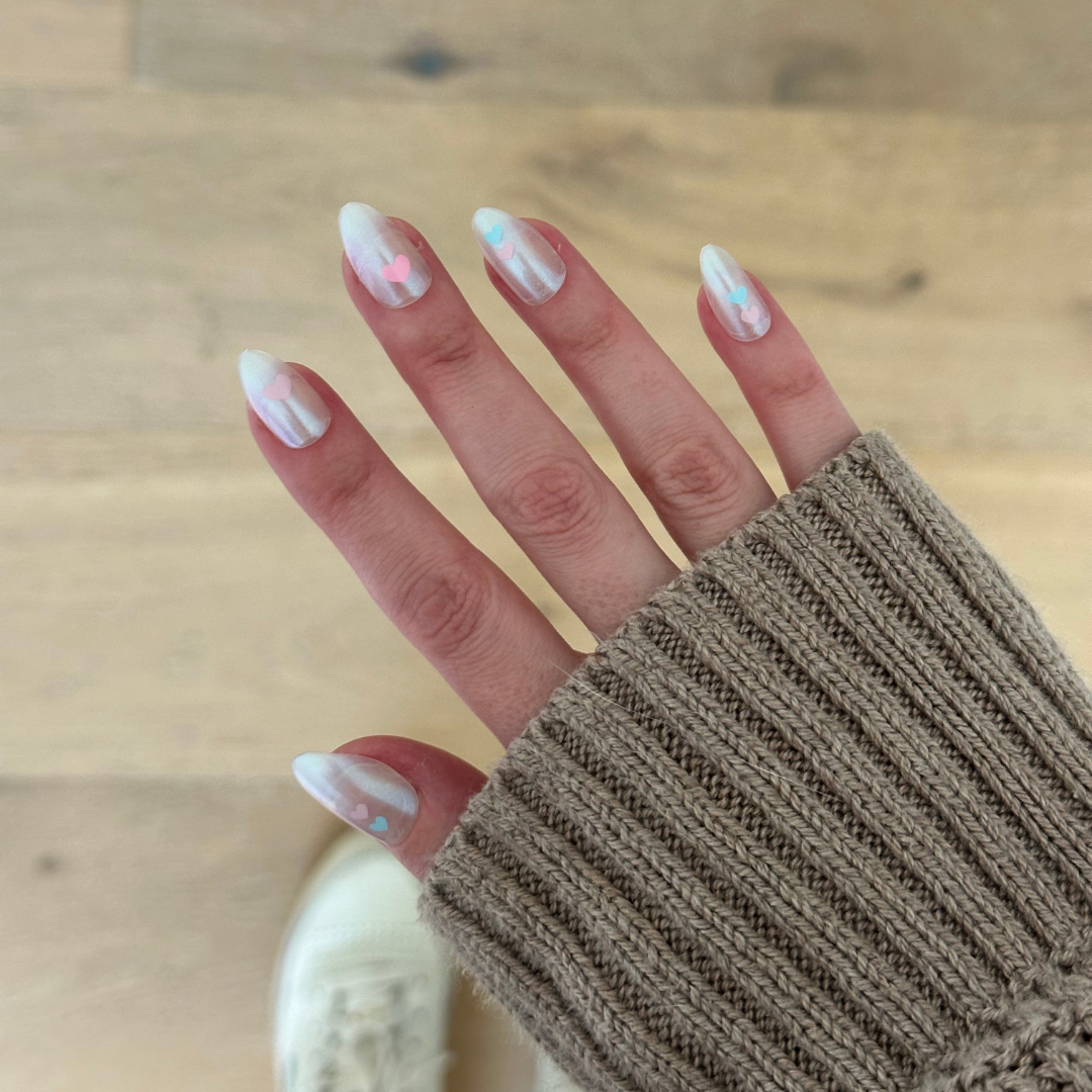 Milky Chrome Hearts - Press-On | Medium | Almond、mySite、solidvoid