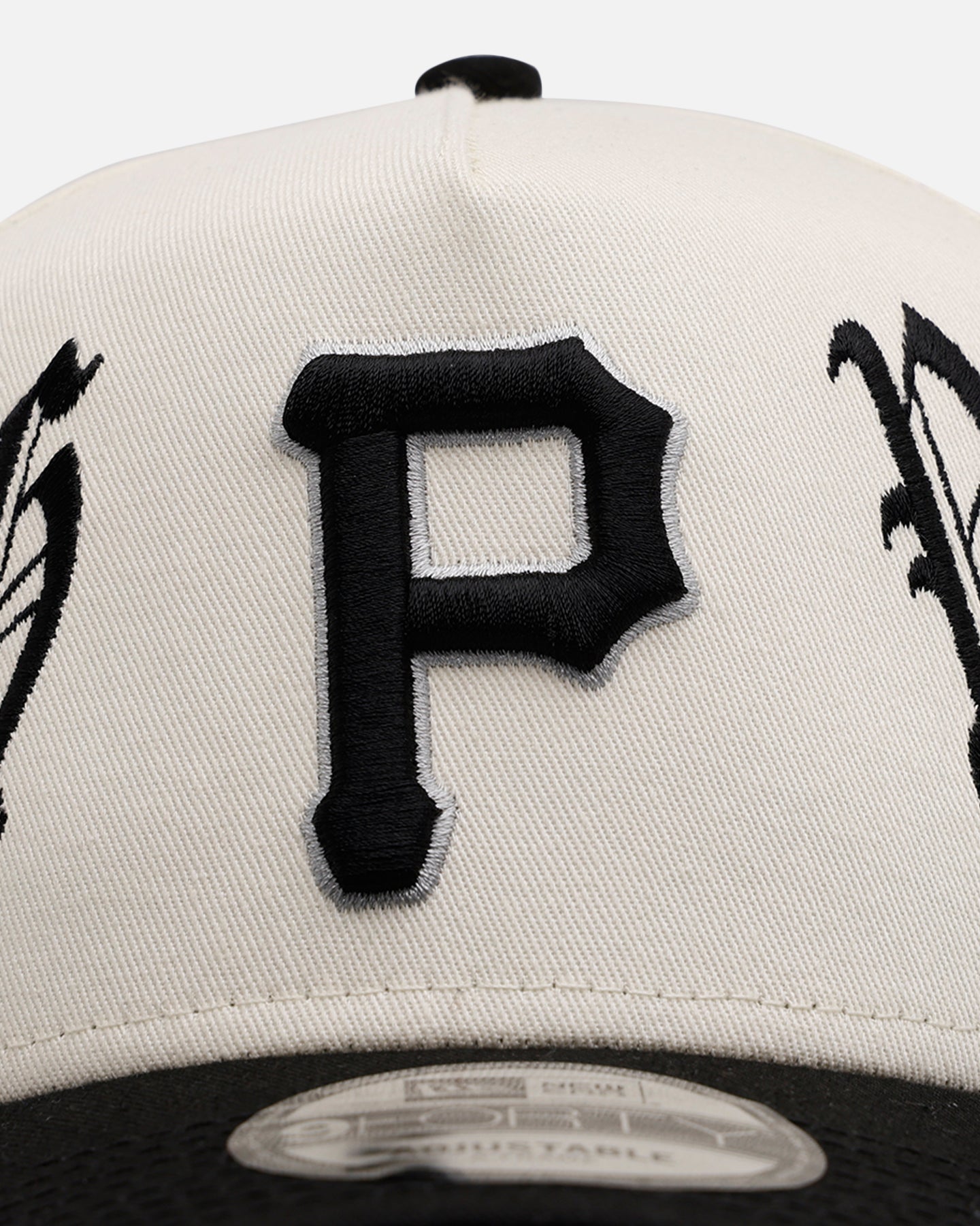 New Era Pittsburgh Pirates 'Gothic Script Two Tone' 9FORTY A-Frame Snapback Chrome/Black、mySite、zt4zffjzw