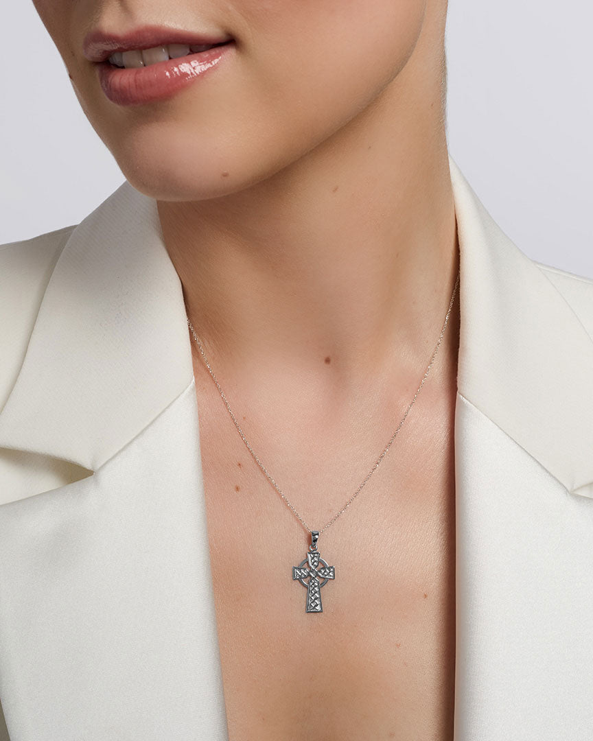 White Gold Celtic Cross Necklace、mySite、botmansion