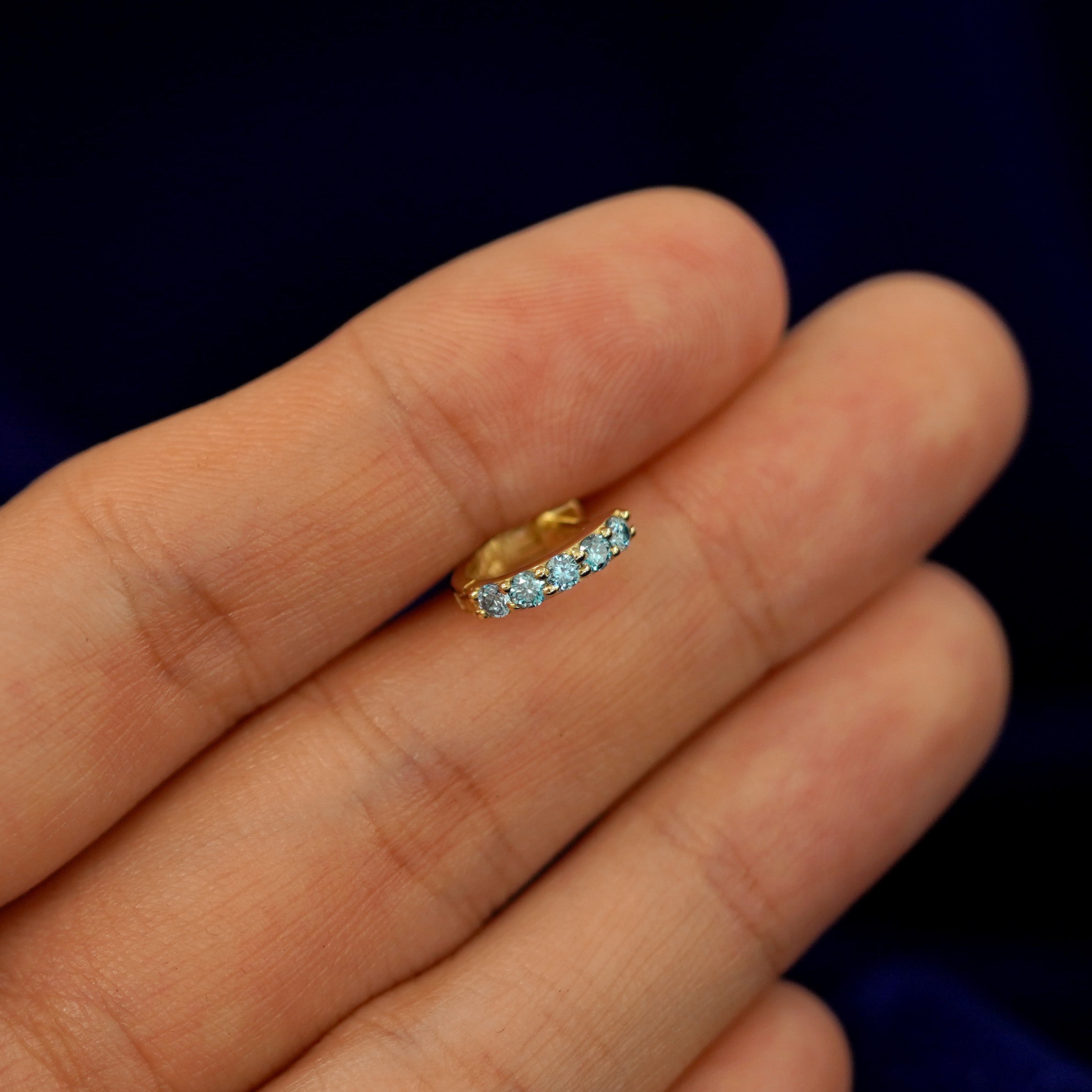 Light Blue Lab Diamond Huggie Hoop、mySite、hinf8tx79