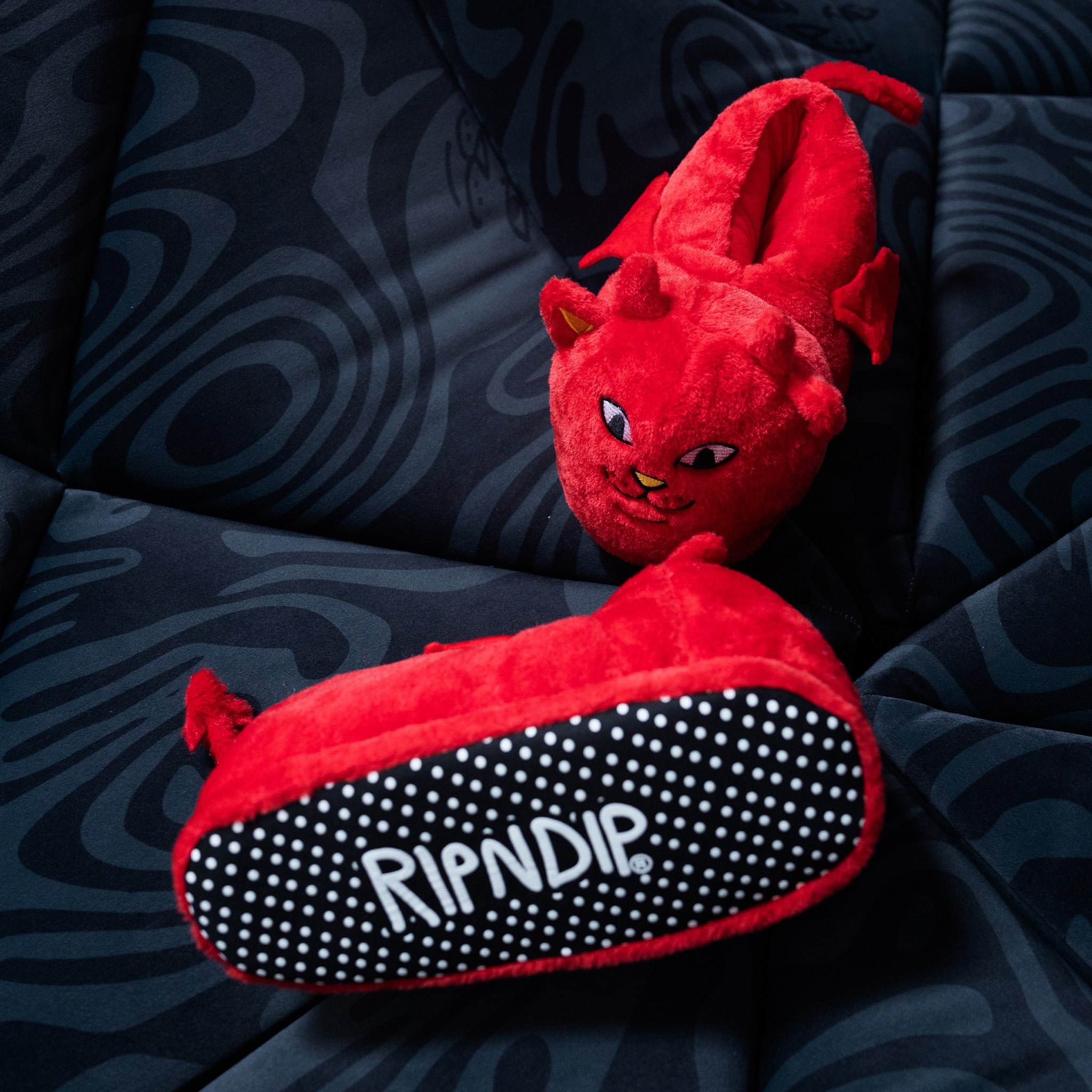  Lord Devil Plush Slippers (Red)、mySite、merchandisen