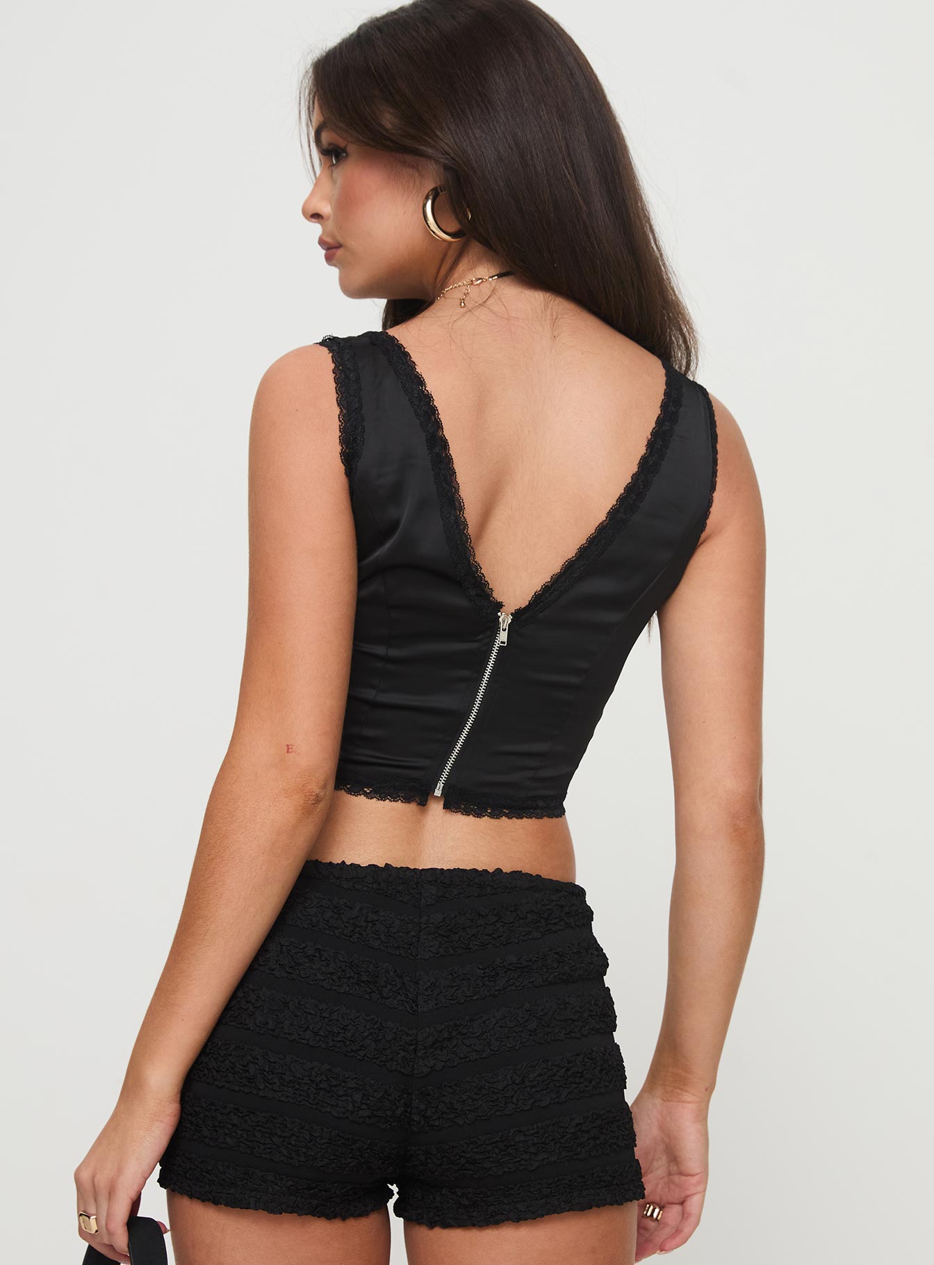 Pointing Top Black、mySite、solidvoid