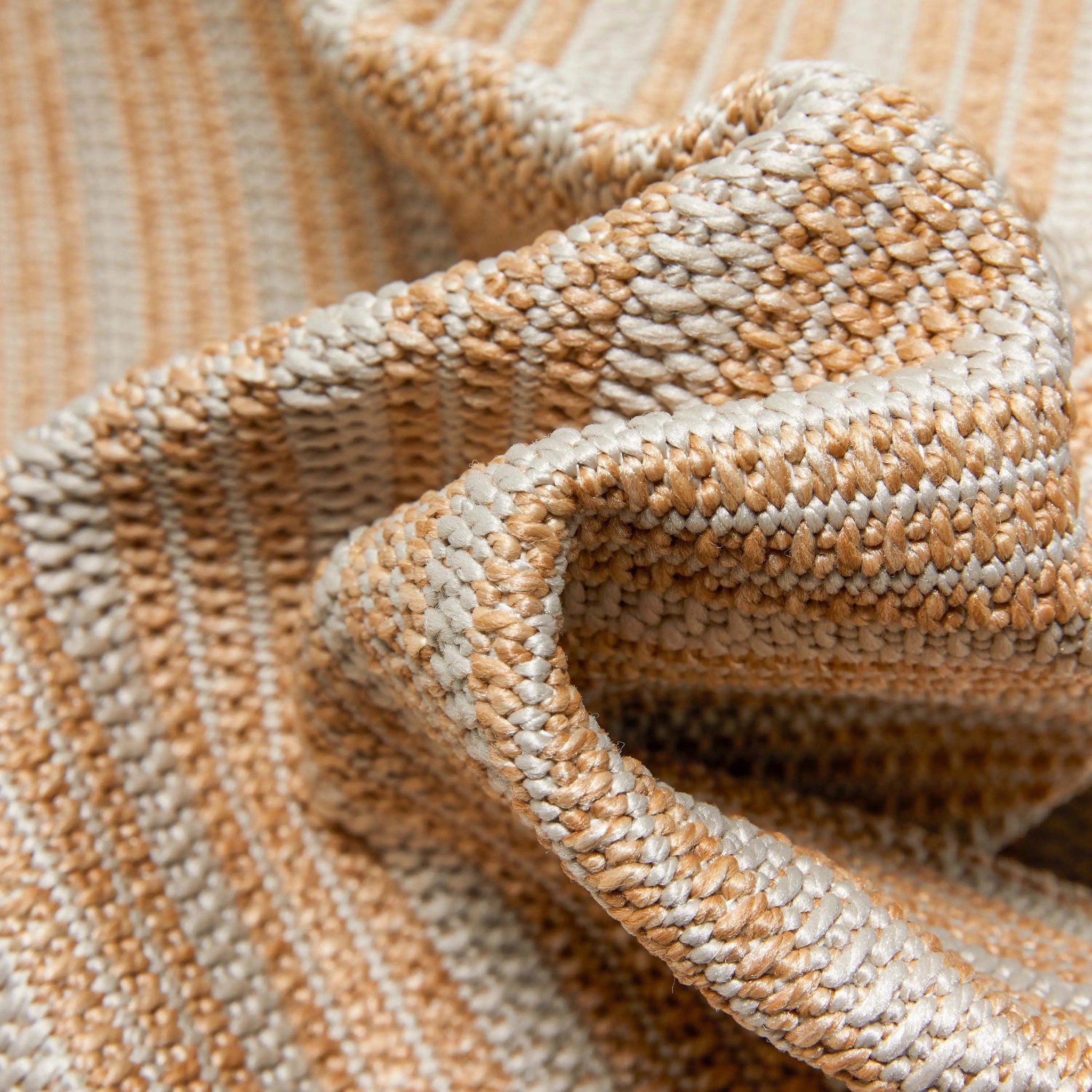 Frankie Modern Stripes Indoor/Outdoor Beige Textured Rug、mySite、gigharbornorthrealestate