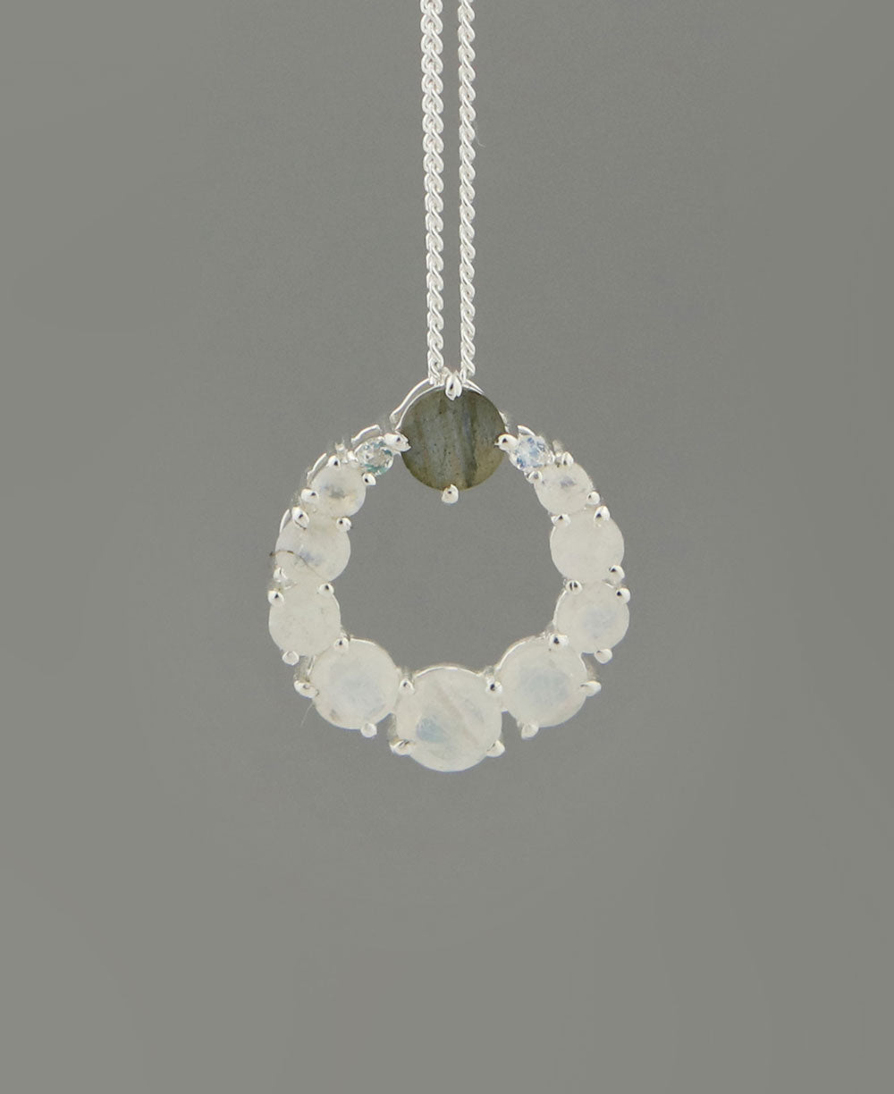 Moonstone and Labradorite Energy Circle Necklace、mySite、topwebapps