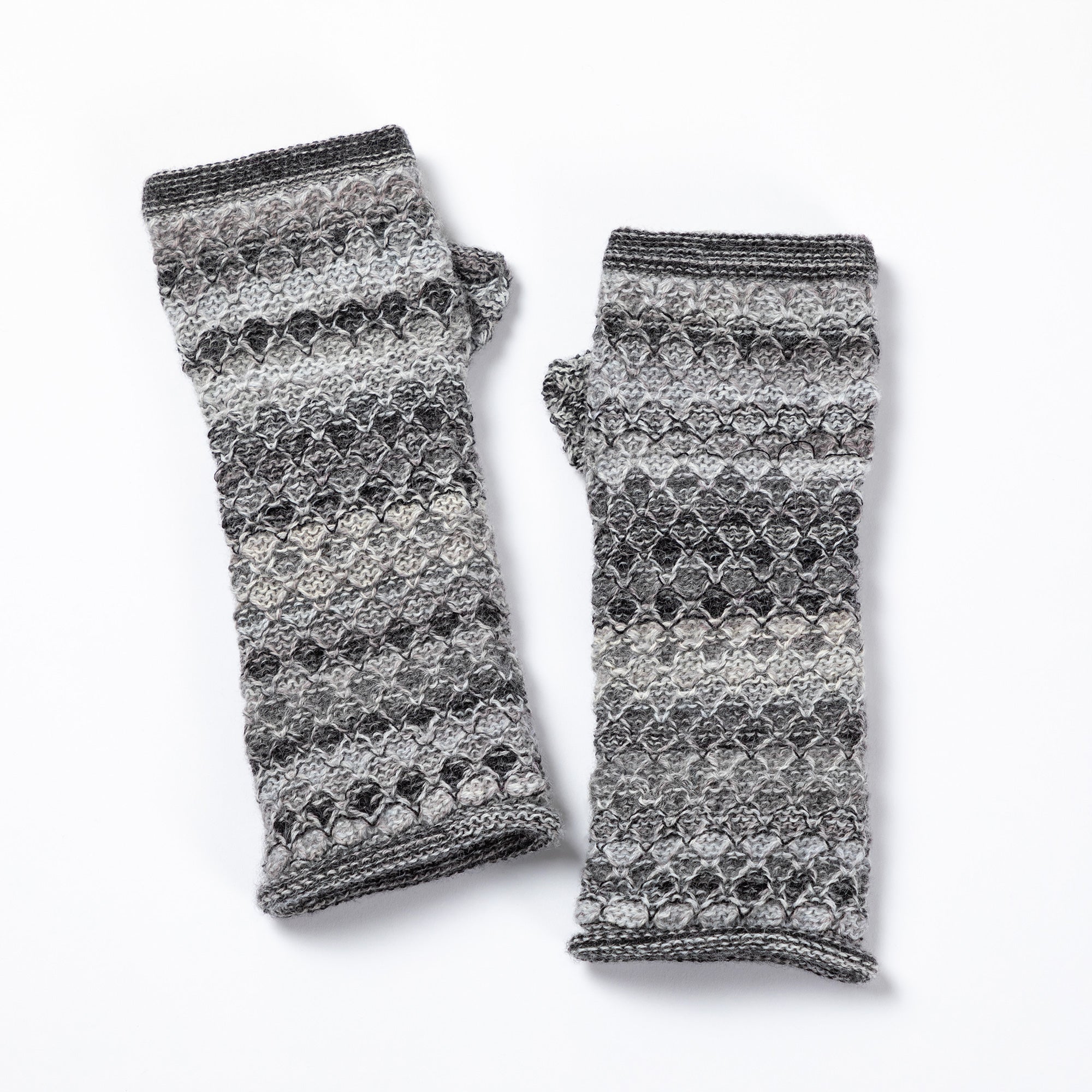 Colorful Alpaca Fingerless Mittens、mySite、camillekostekn