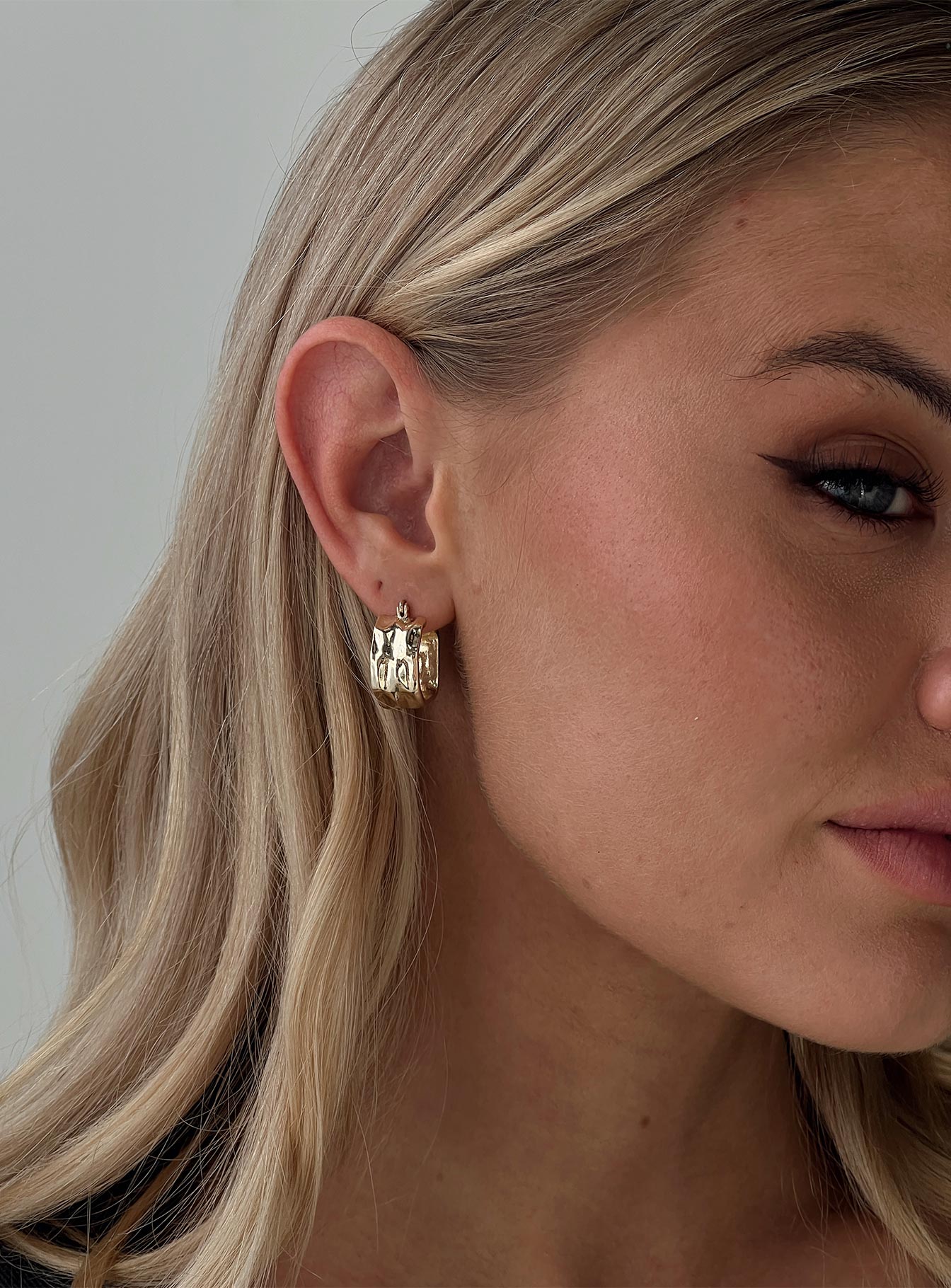 Fast Nights Earrings Gold、mySite、solidvoid