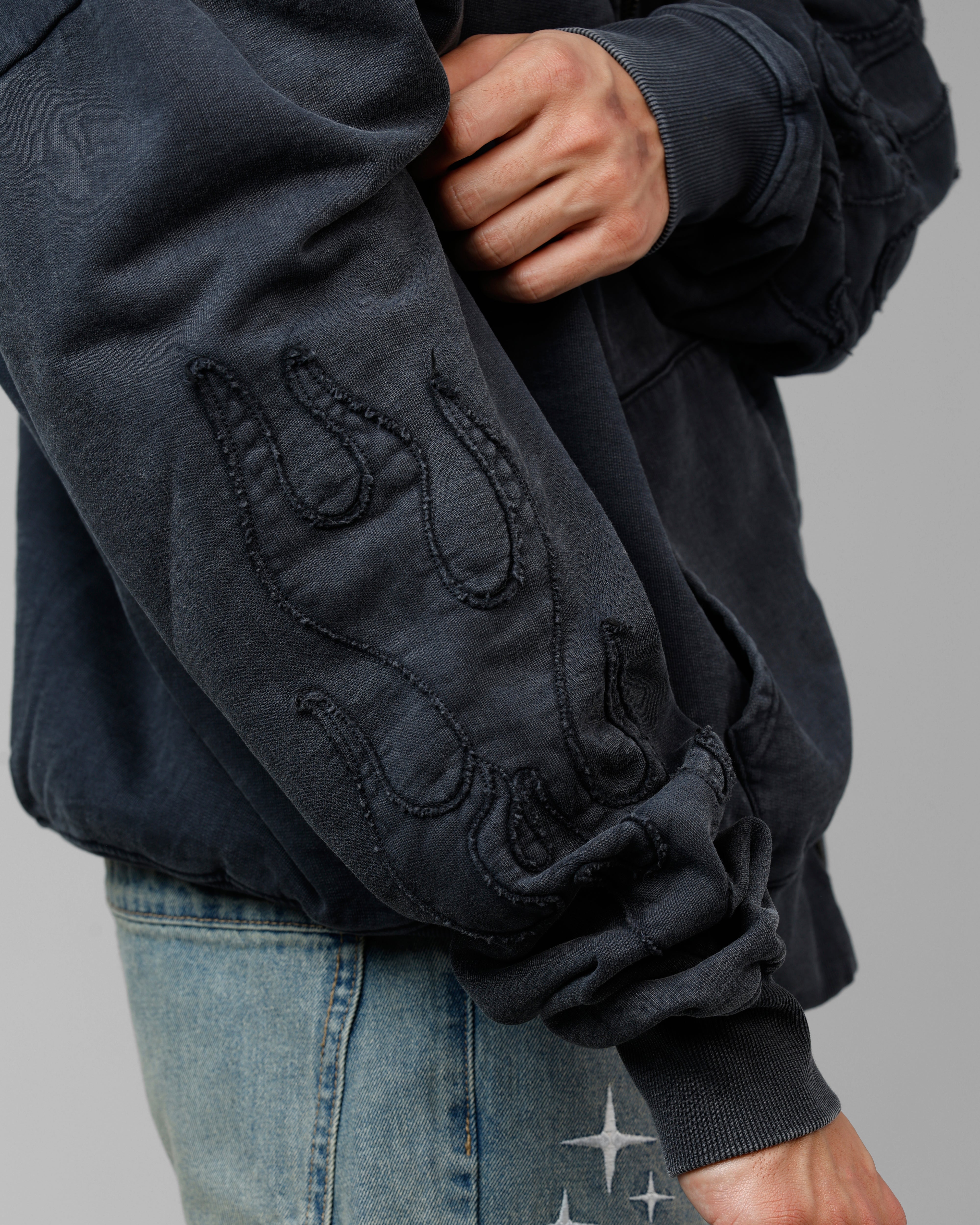 {product_title} - {shop_name}