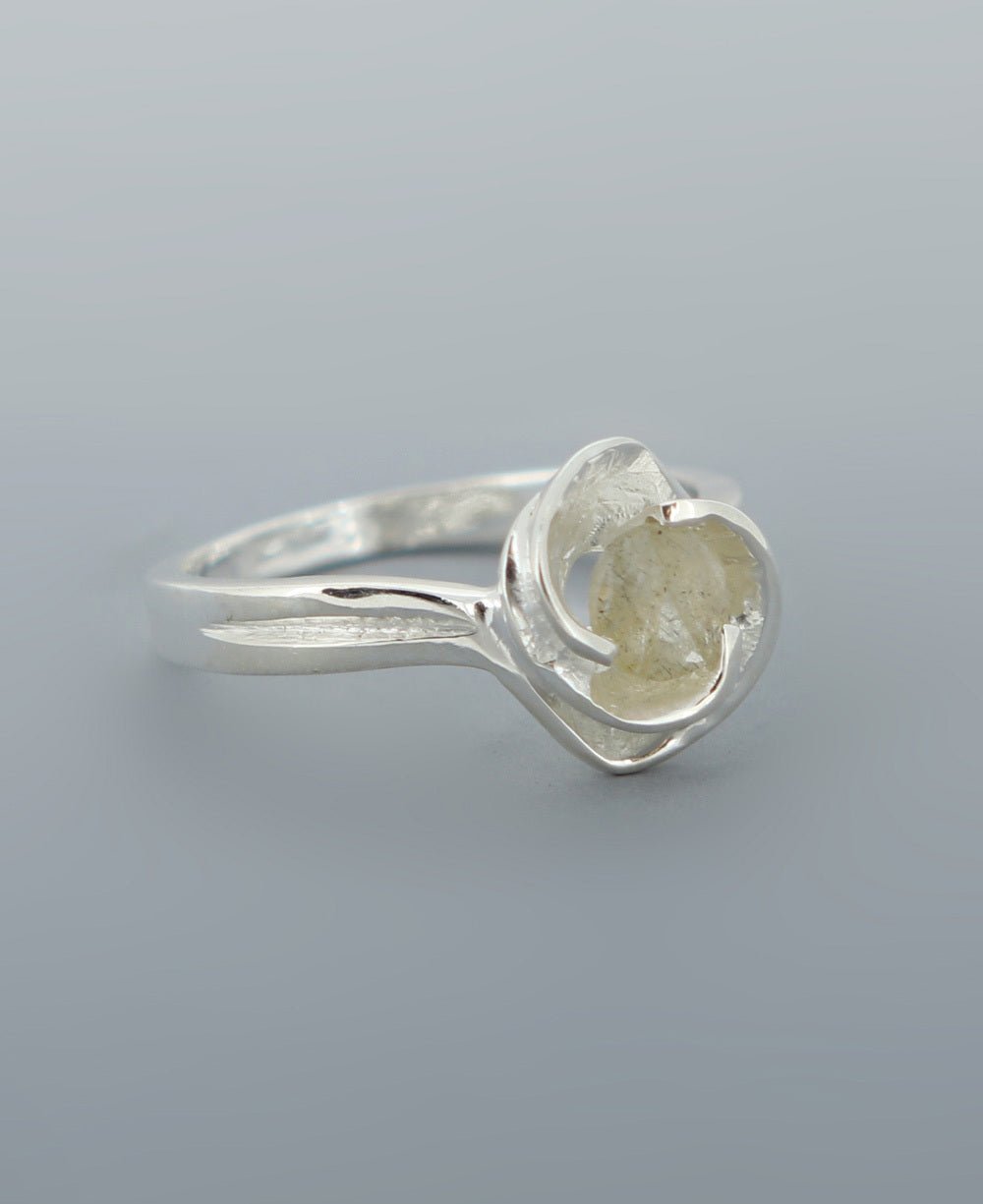 Labradorite and Sterling Silver Floral Ring、mySite、topwebapps