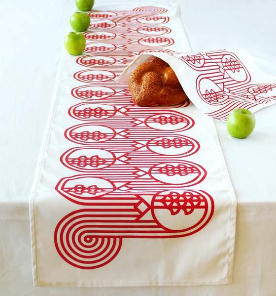 Modern Geometric Pomegranate Table Runner - Red、mySite、topwebapps