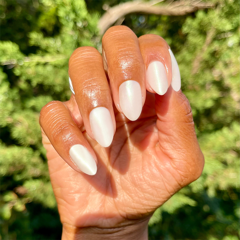 Girl With The Pearl Nail Polish - Press On | Medium | Almond、mySite、solidvoid