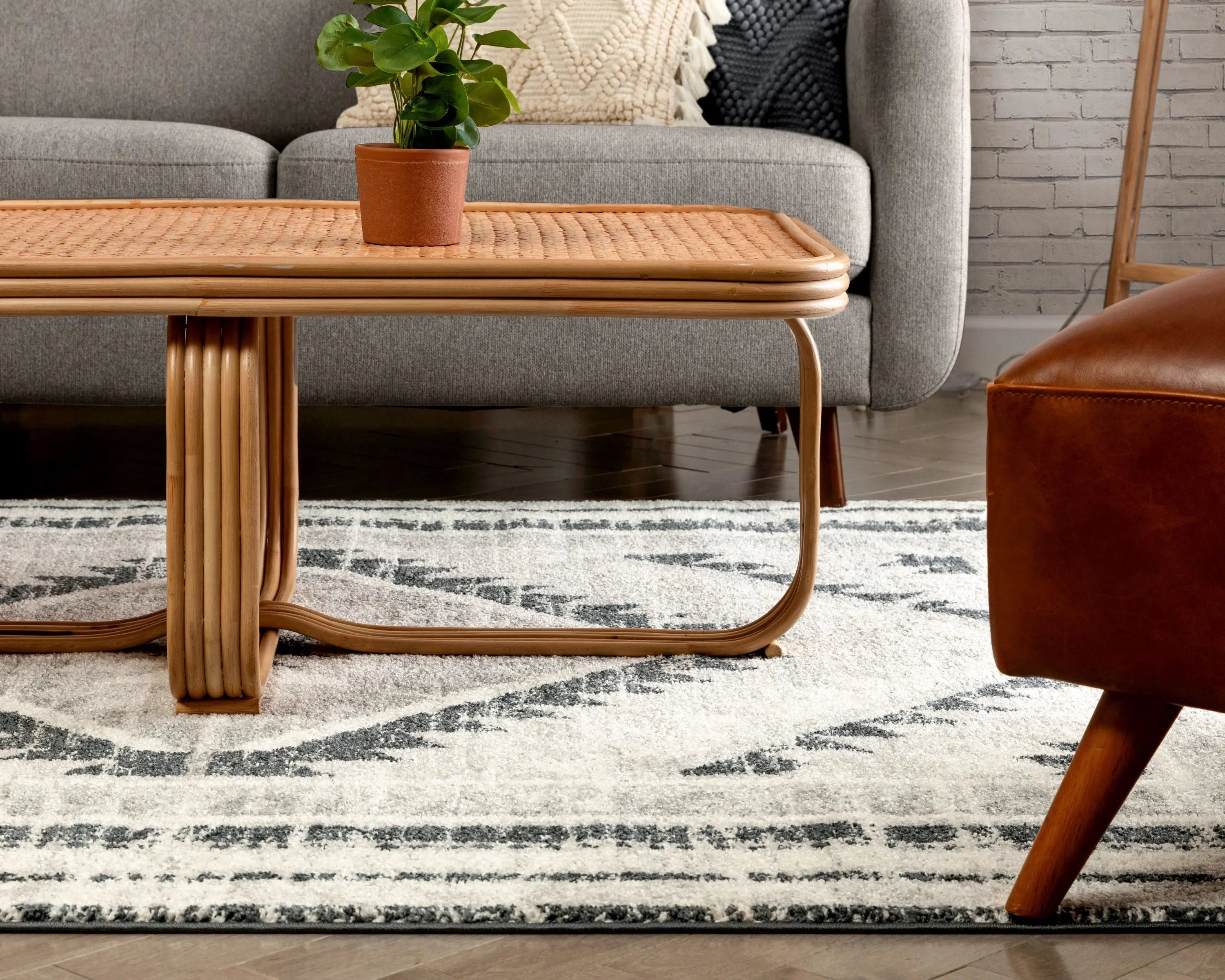 Pisa Aztec Tribal Southwestern Grey Rug、mySite、gigharbornorthrealestate