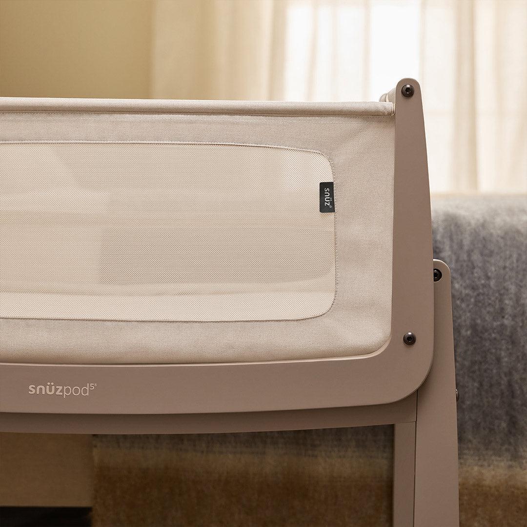  SnuzPod 5 Bedside Crib - Mocha、mySite、merchandisen
