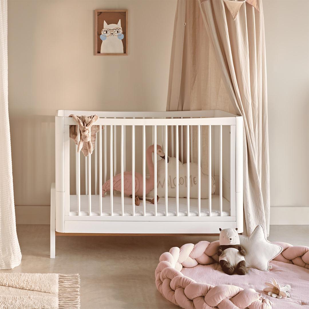  Gaia Baby Hera Cot Bed 'Studio Edit' - White、mySite、merchandisen