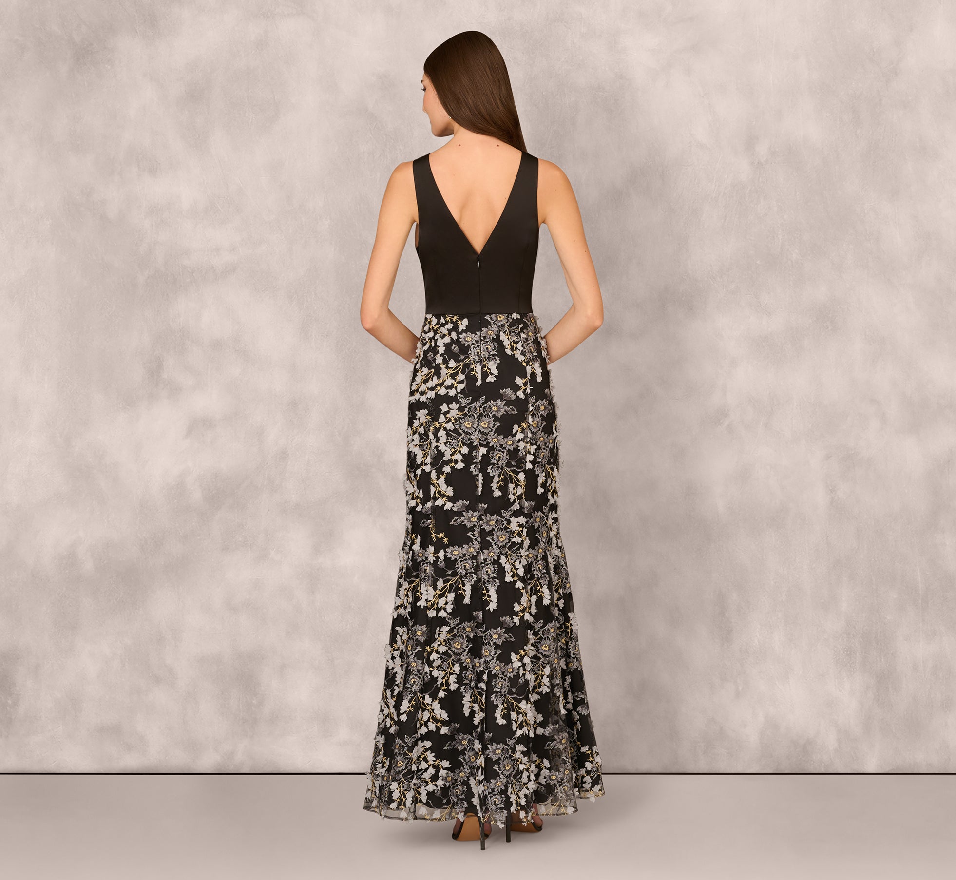 Sleeveless Embroidered A Line Gown In Grey Multi、mySite、solidvoid