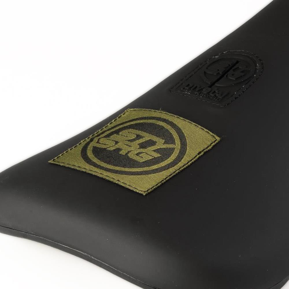  Stay Strong Icon Patch Slim Pivotal Race Seat、mySite、merchandisen