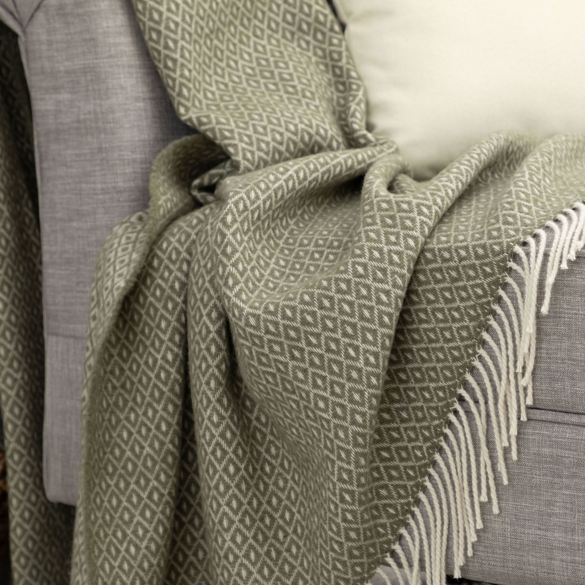 Ukrainian 100% Wool Fringed Throw Blanket、mySite、camillekostekn