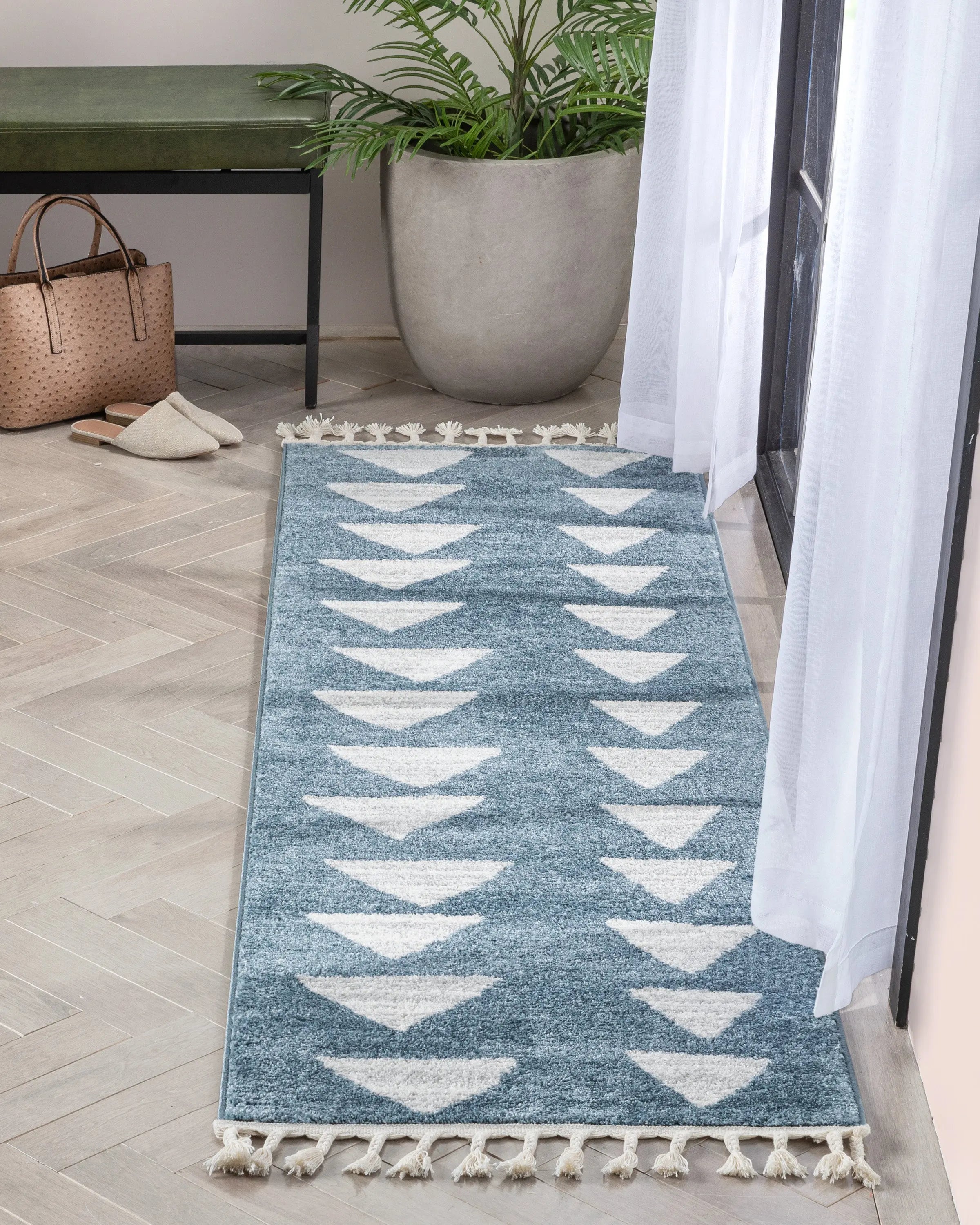 Triangles Modern Geometric Pattern Blue Kids Rug、mySite、gigharbornorthrealestate