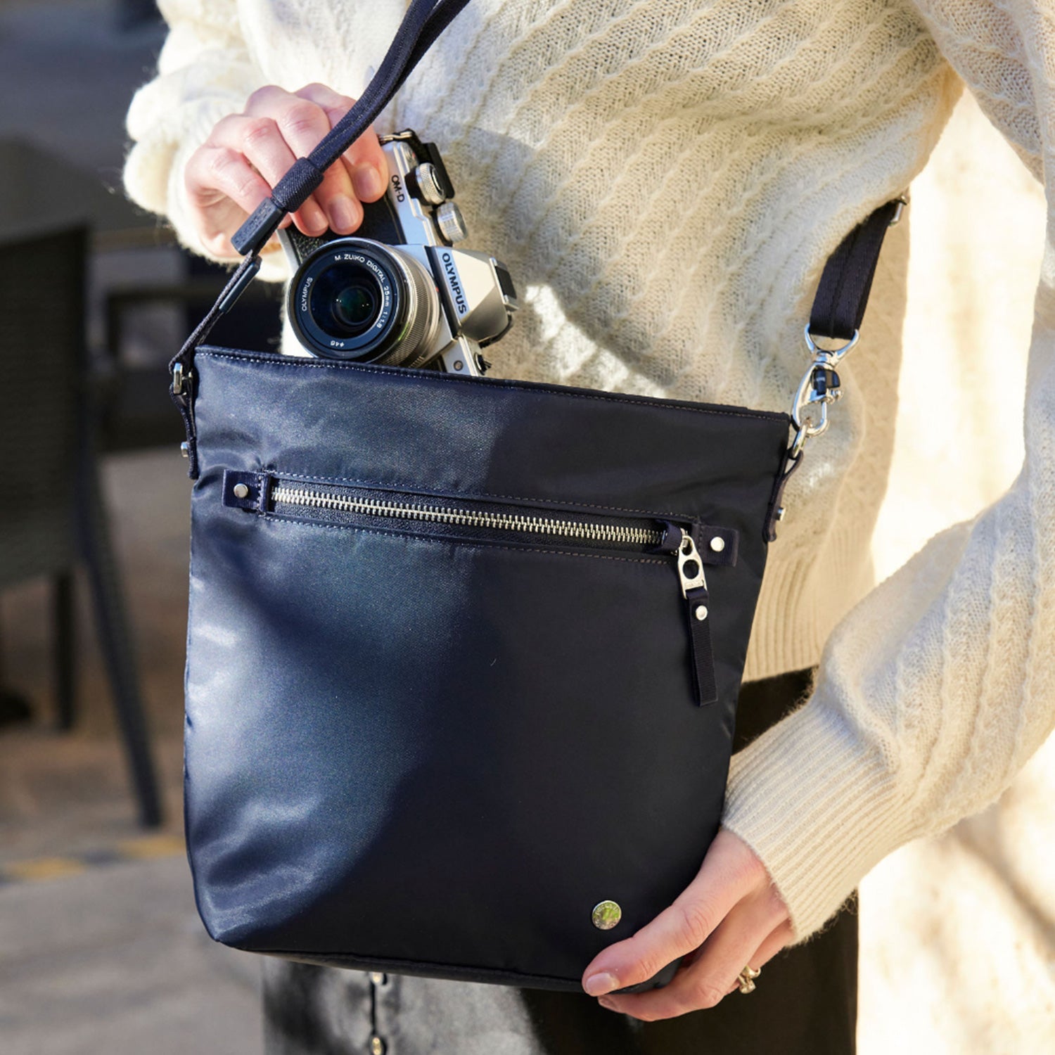 Pacsafe® W anti-theft crossbody、mySite、garagedoors4me