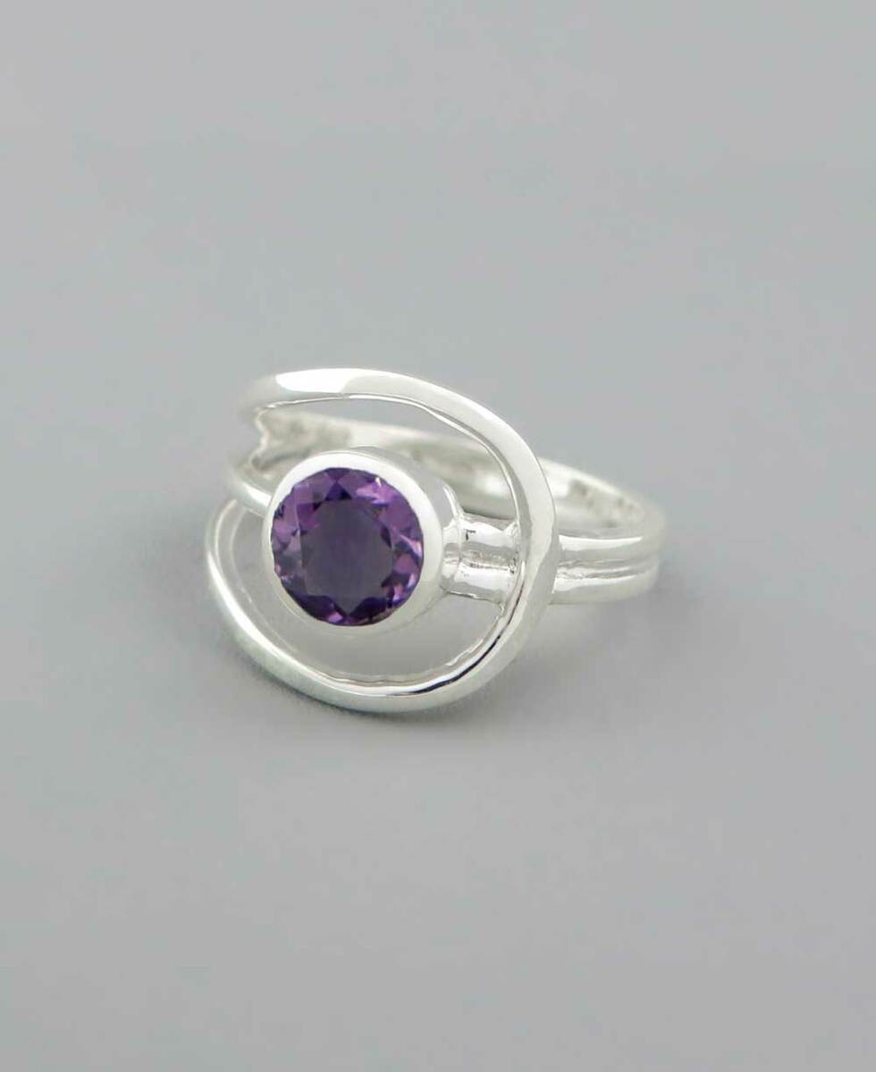 Sterling Silver Loop Ring with Amethyst Gemstone、mySite、topwebapps
