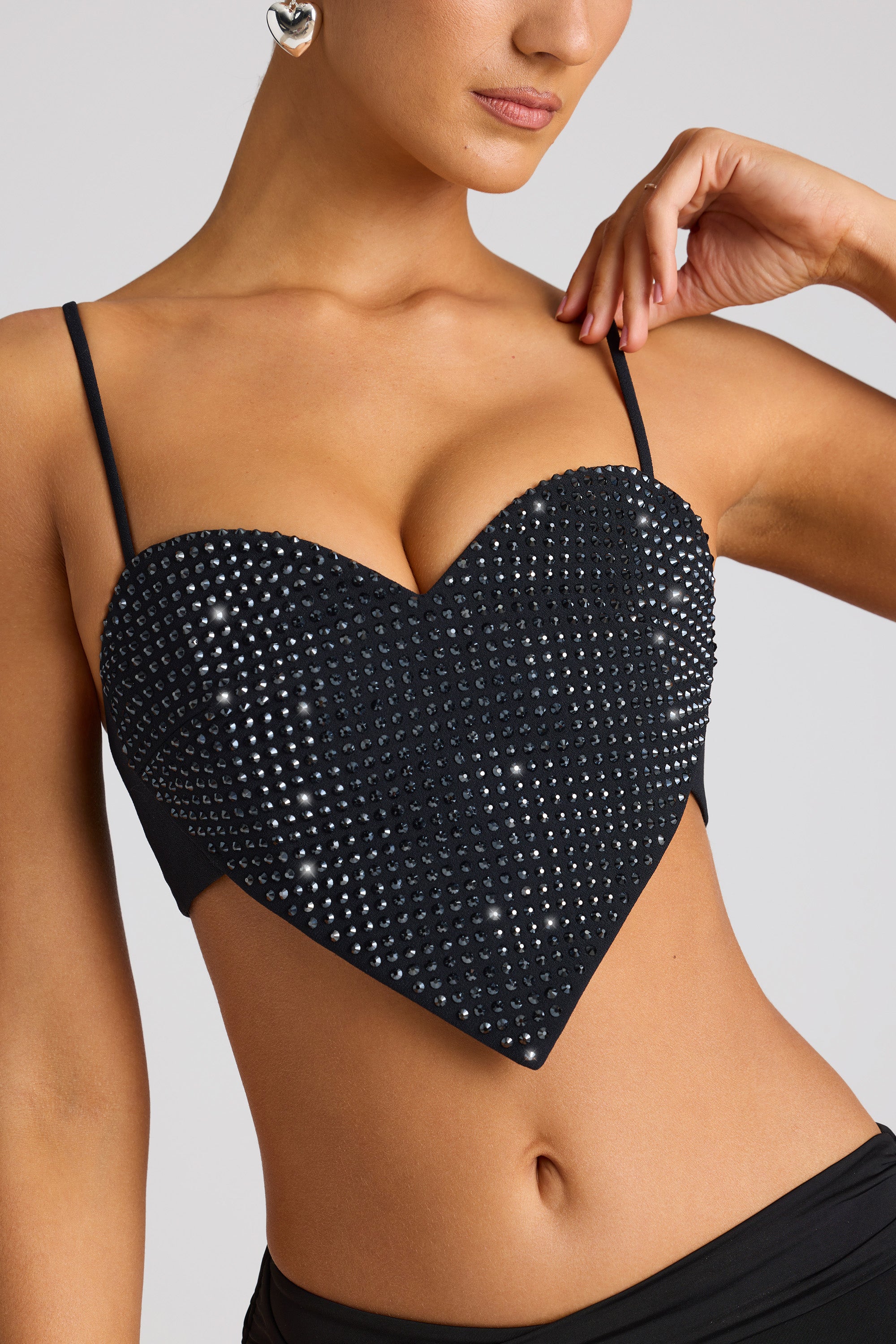 Embellished Heart Detail Crop Top in Black、mySite、solidvoid