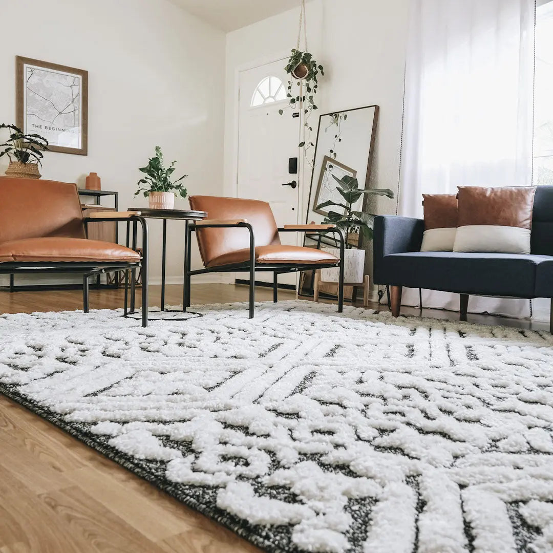 Eliana Tribal Geometric Chevron pattern Dark Grey White High-Low Textured Rug、mySite、gigharbornorthrealestate