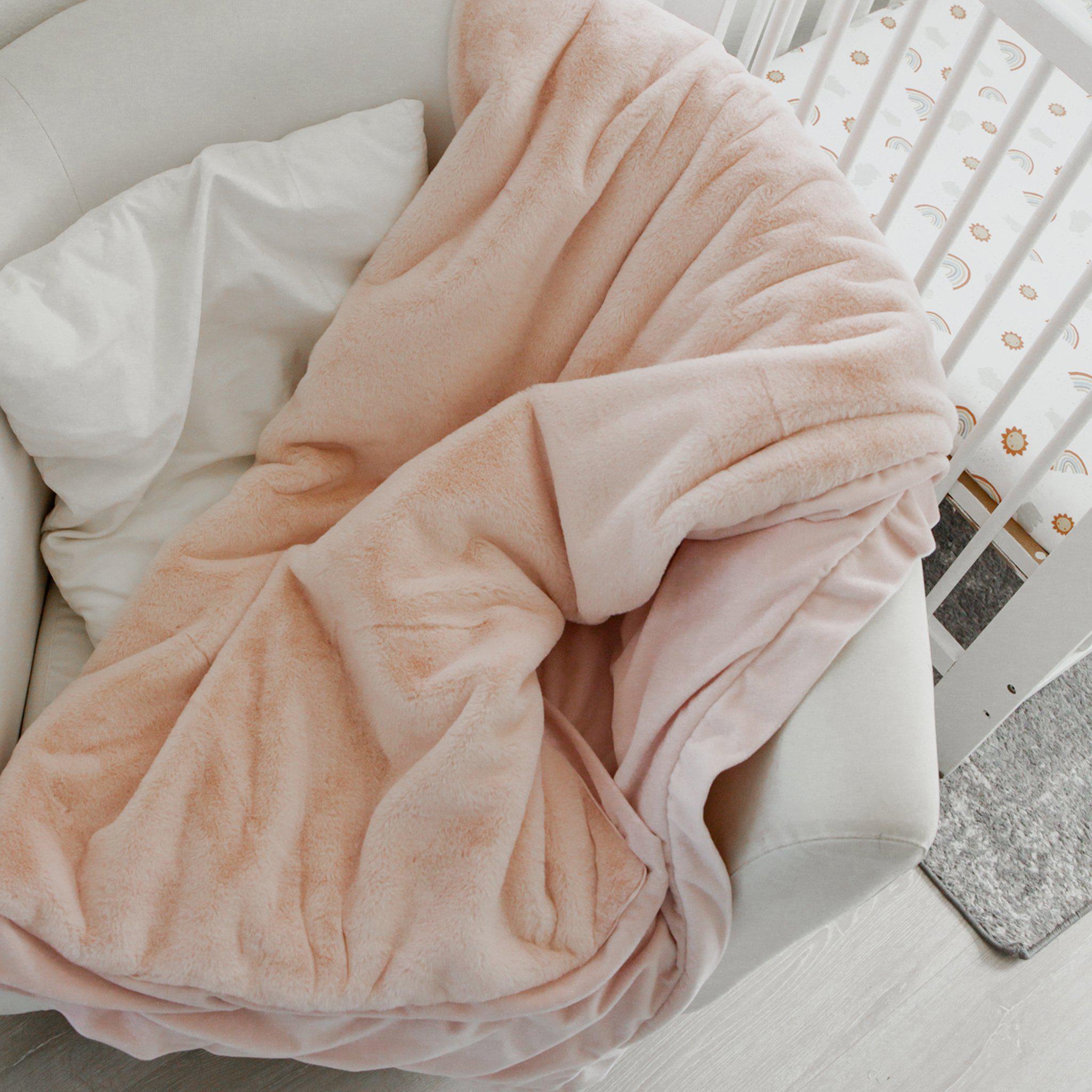 RETIRED - Big Cozy Nibble Fur Blanket - Pink 50 x 60、mySite、g9winljtr