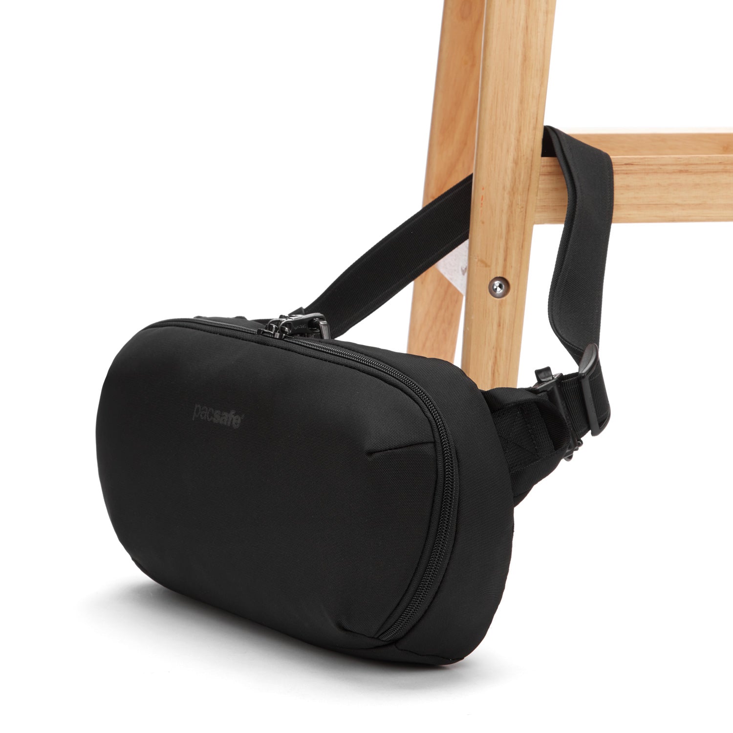 Pacsafe® V anti-theft urban sling、mySite、garagedoors4me