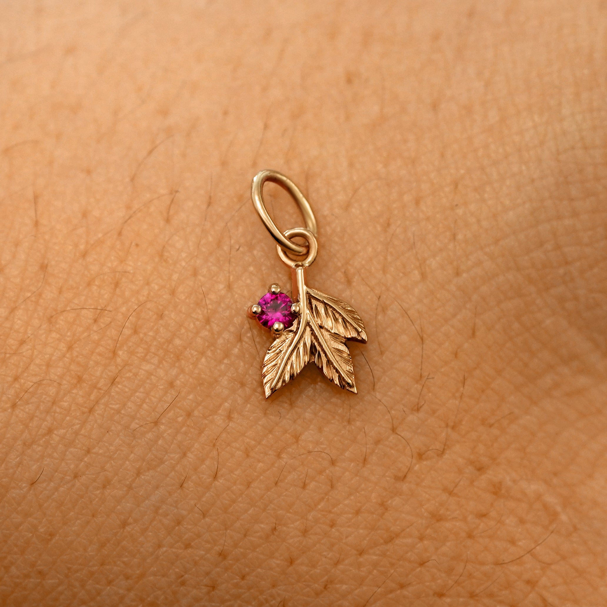 Gemstone 3 Leaves Charm、mySite、hinf8tx79