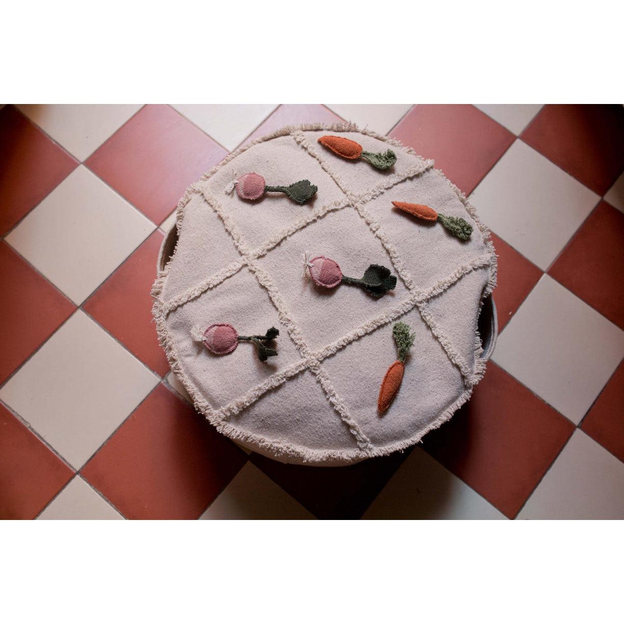 Oli & Carol Tic-Tac-Toe Pouf、mySite、gigharbornorthrealestate